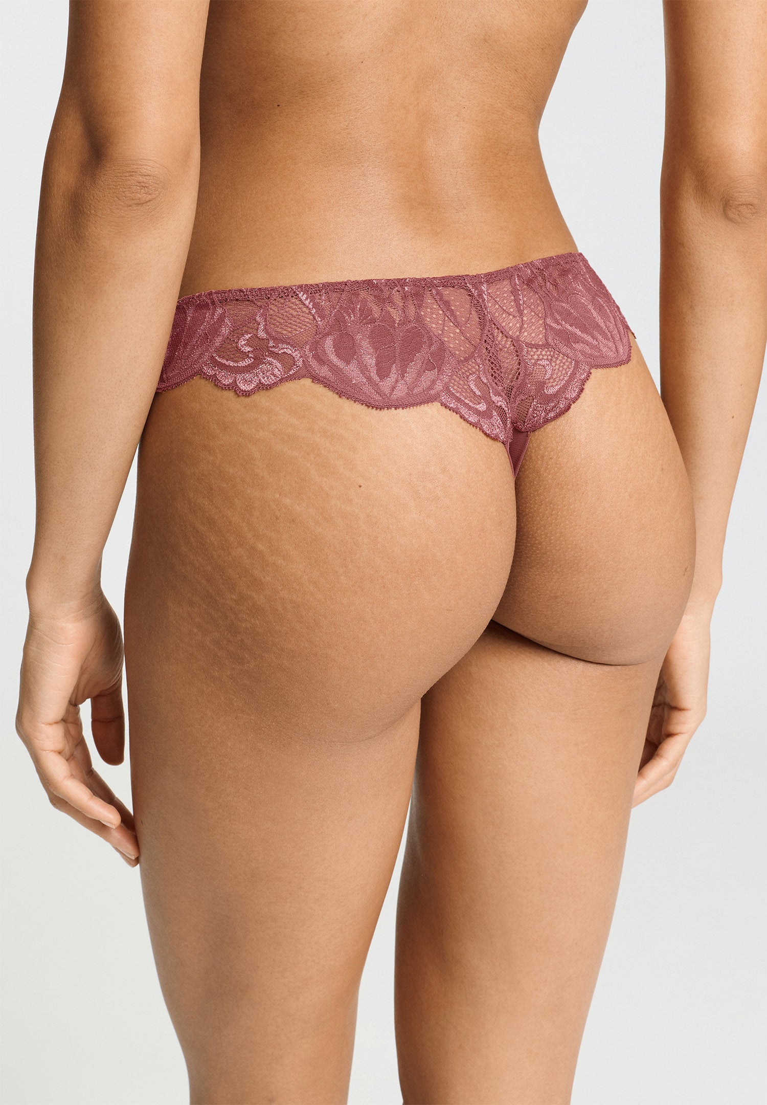 hanro-lysia-thong-string-apple-butter-spitze image 4