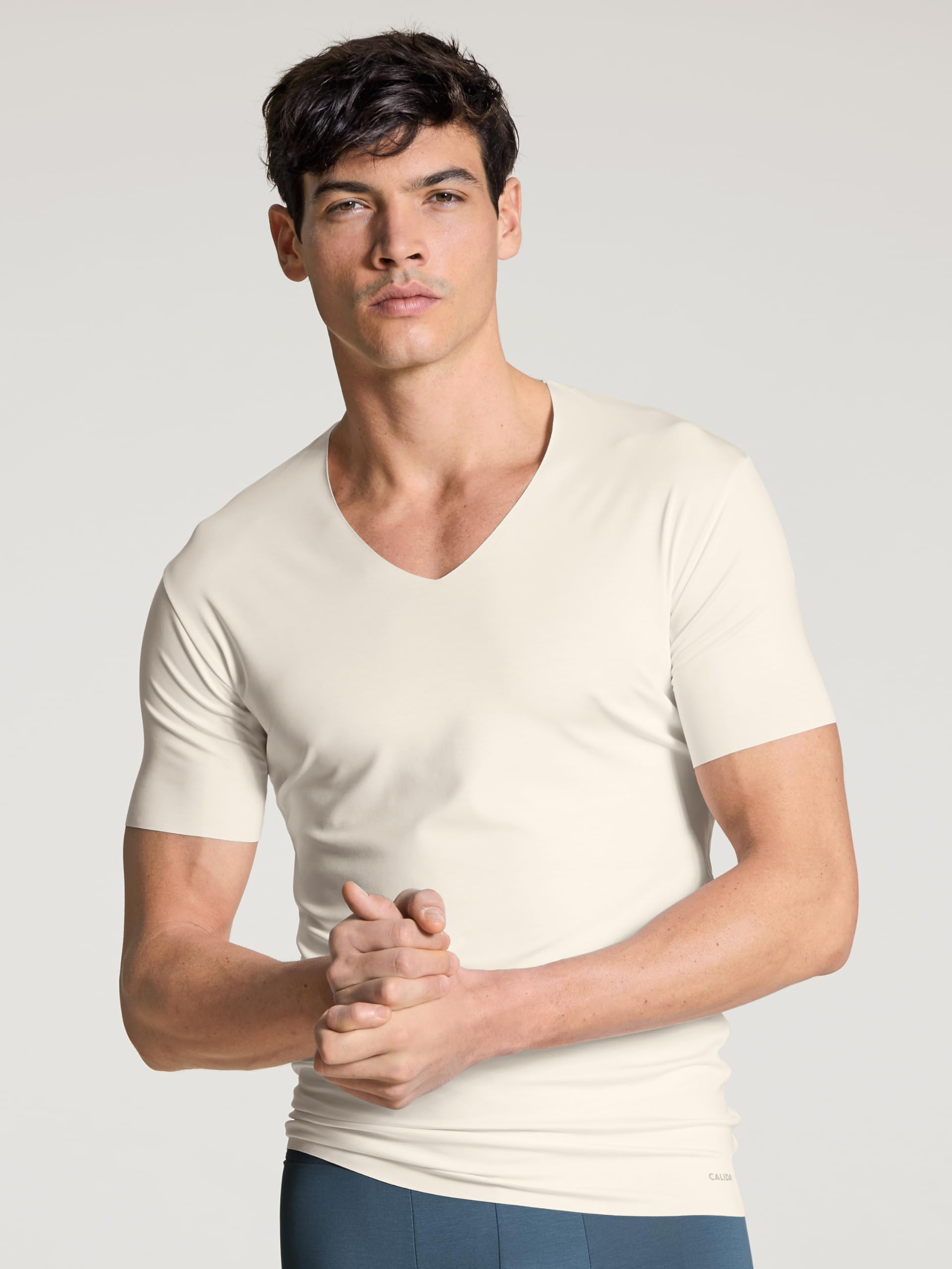 calida-essential-cotton-circular-day-t-shirt-v-ausschnitt image 2