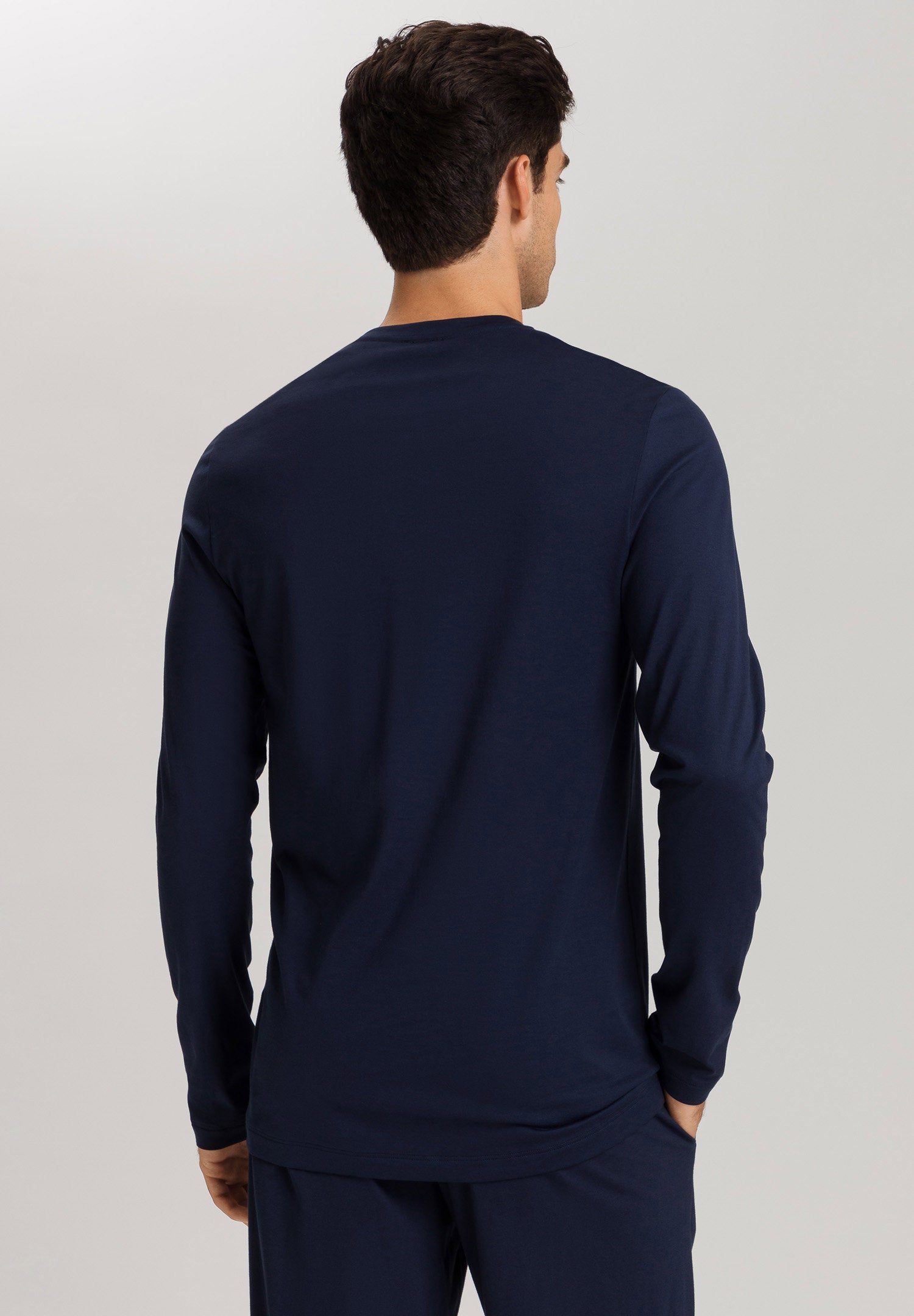 hanro-night-and-day-langarmshirt-deep-navy-baumwolle image 4