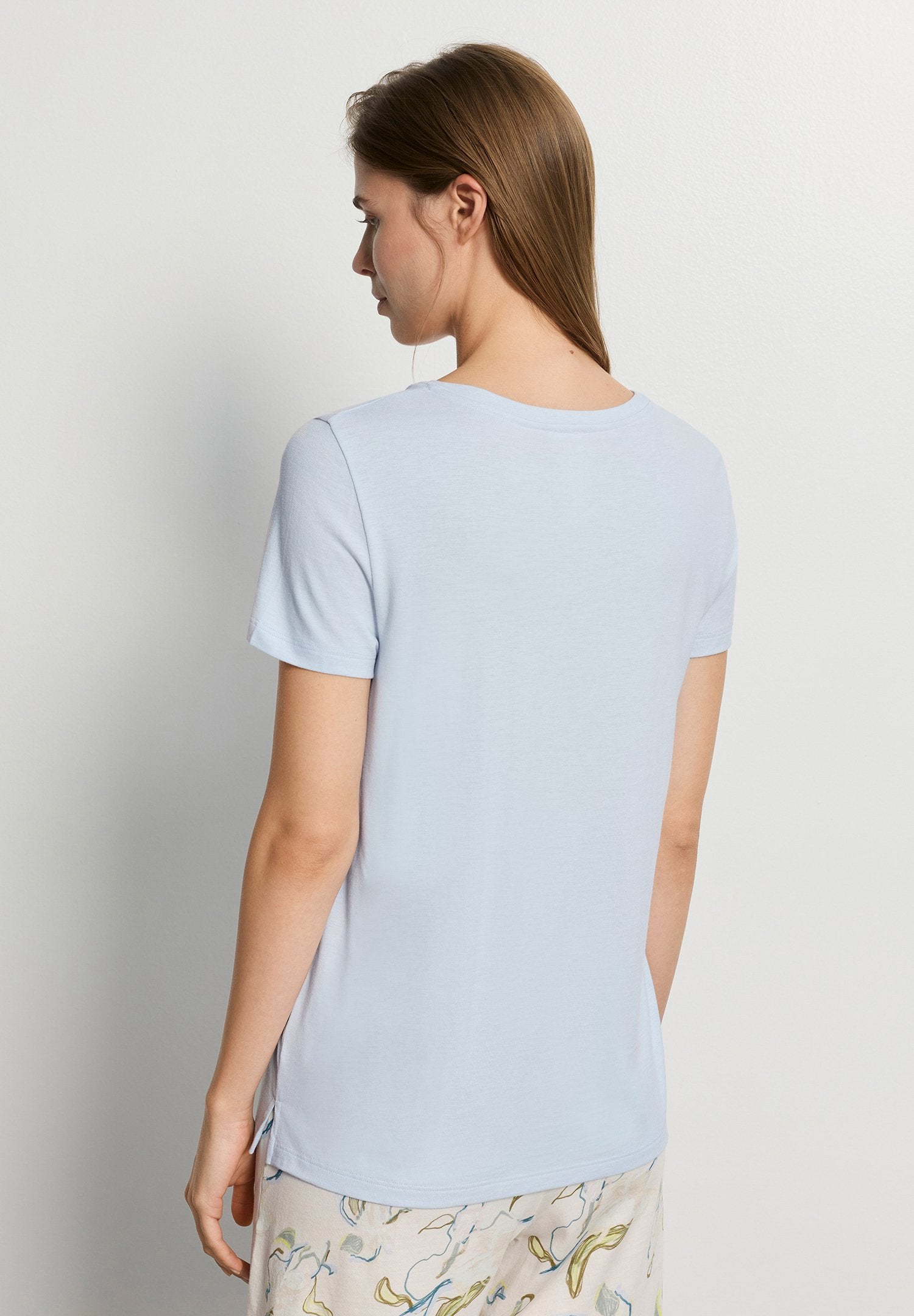 hanro-sleep-lounge-shirt-watery-blue-kurzarm-modal image 4