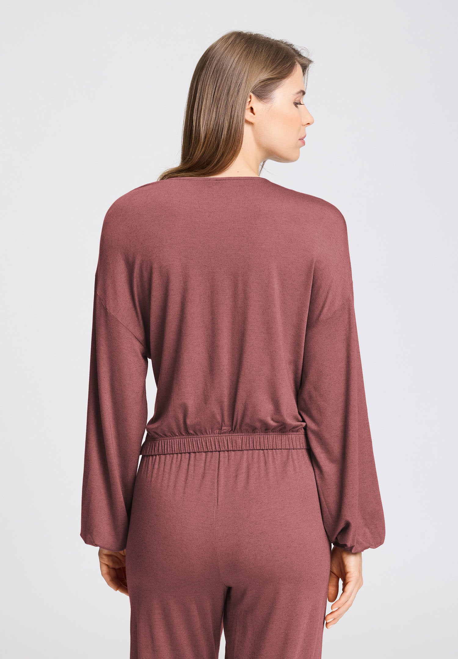 hanro-natural-wear-wickelshirt-langarm-apple-butter image 4