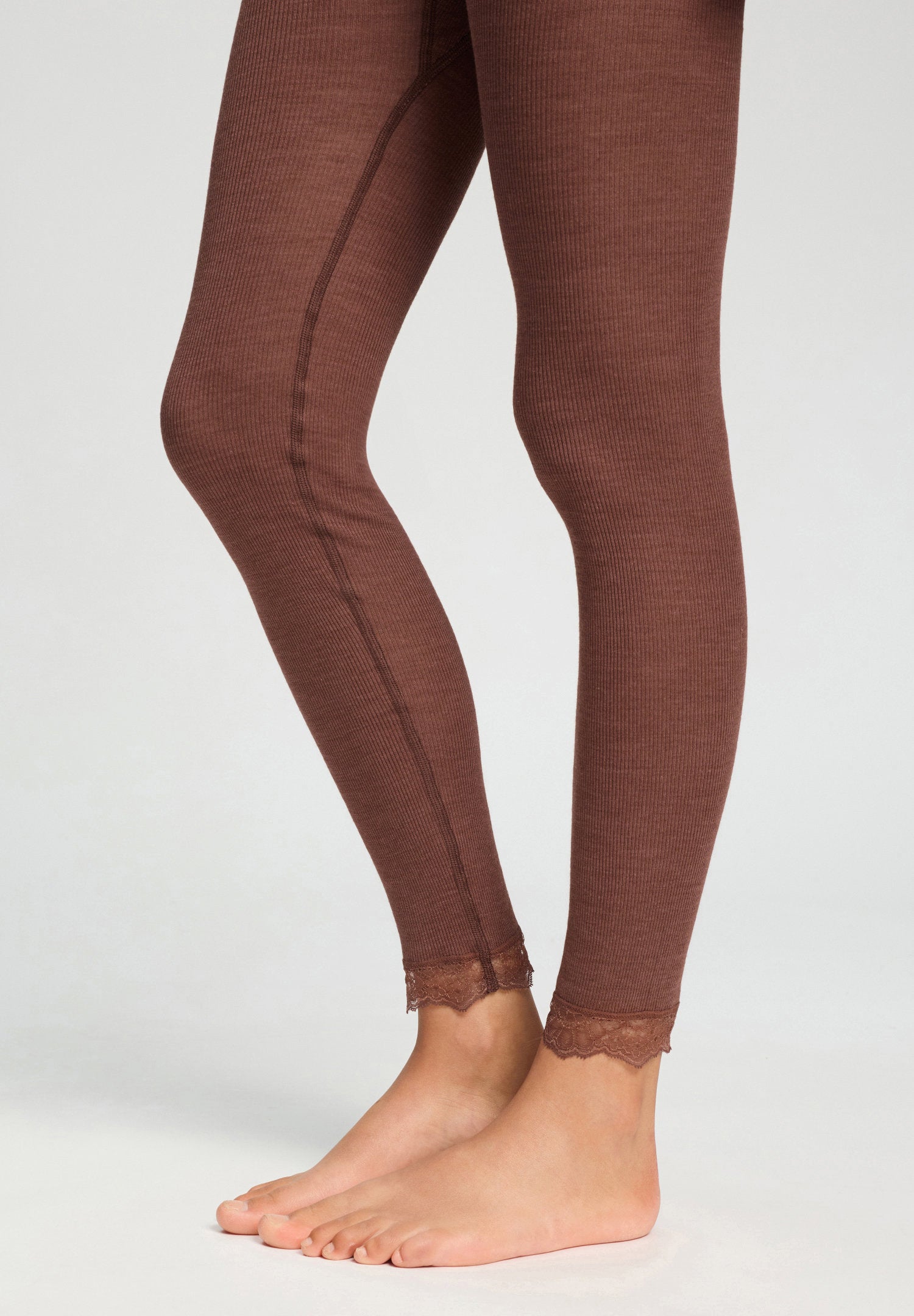 hanro-woolen-lace-leggings-wolle-seide-cinnamon image 6