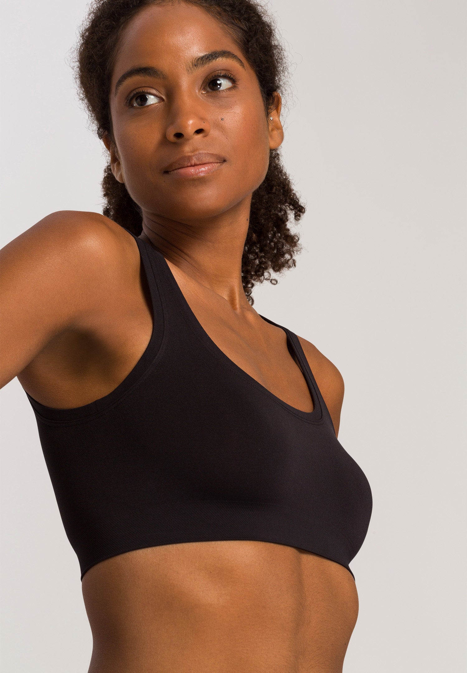 hanro-touch-feeling-crop-top-bustier-schwarz-microfaser image 6