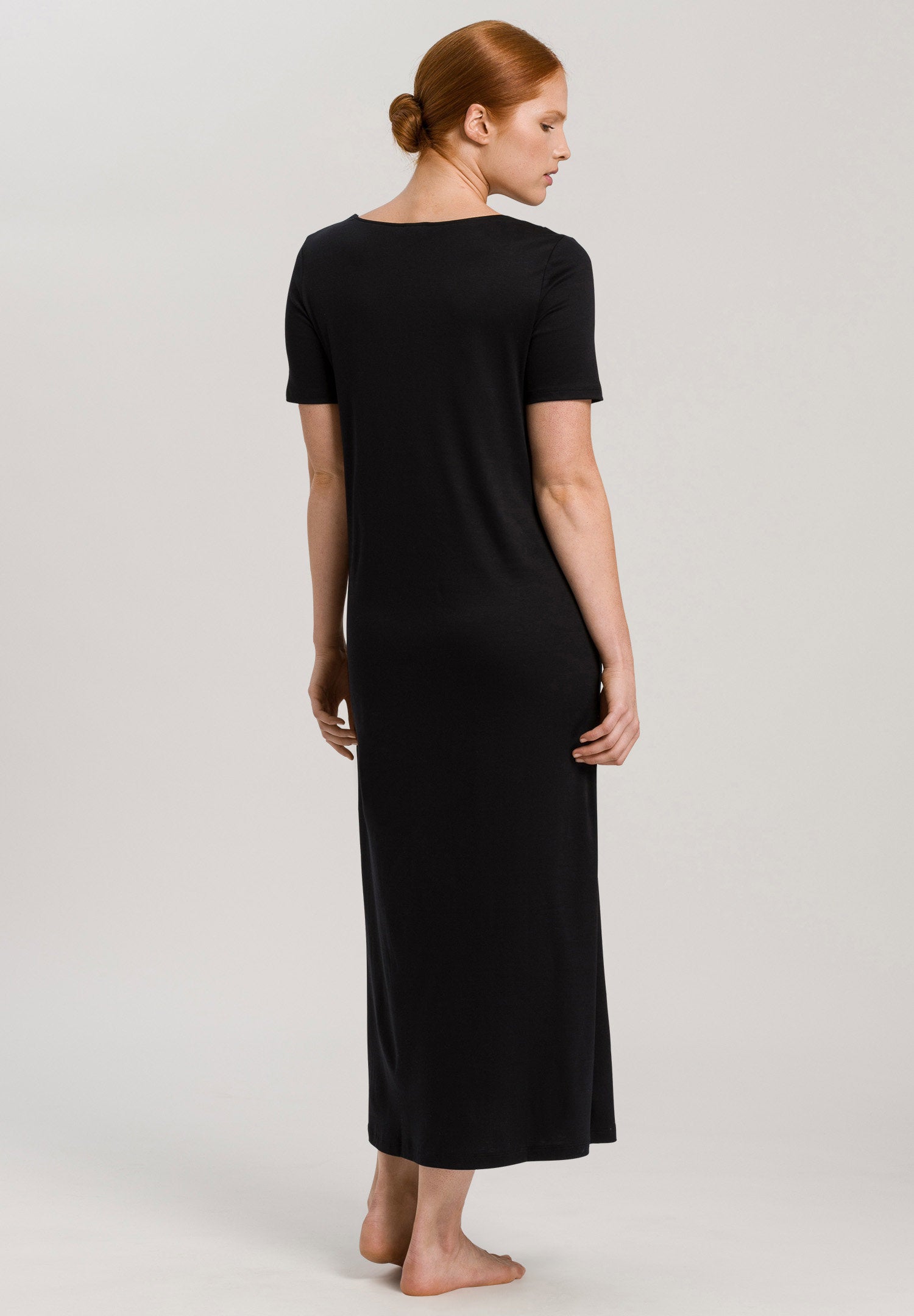 hanro-moments-077933-nachthemd-130cm-schwarz-spitze image 4