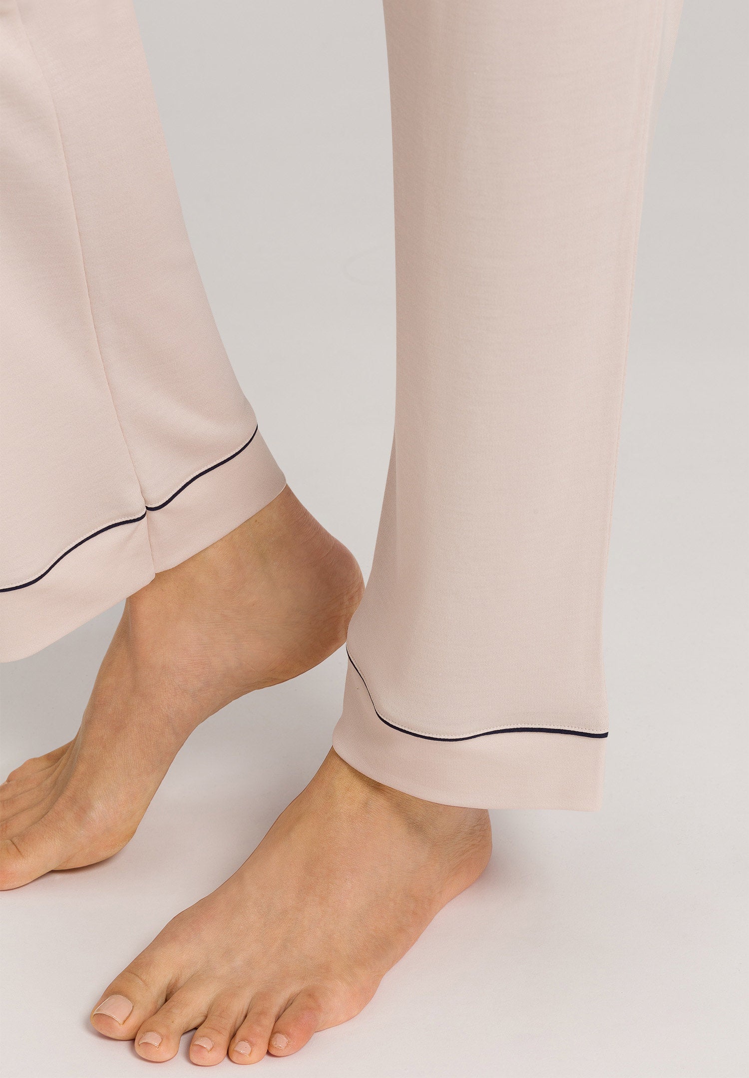 hanro-natural-comfort-langarm-pyjama-almond-tencel-damen image 6