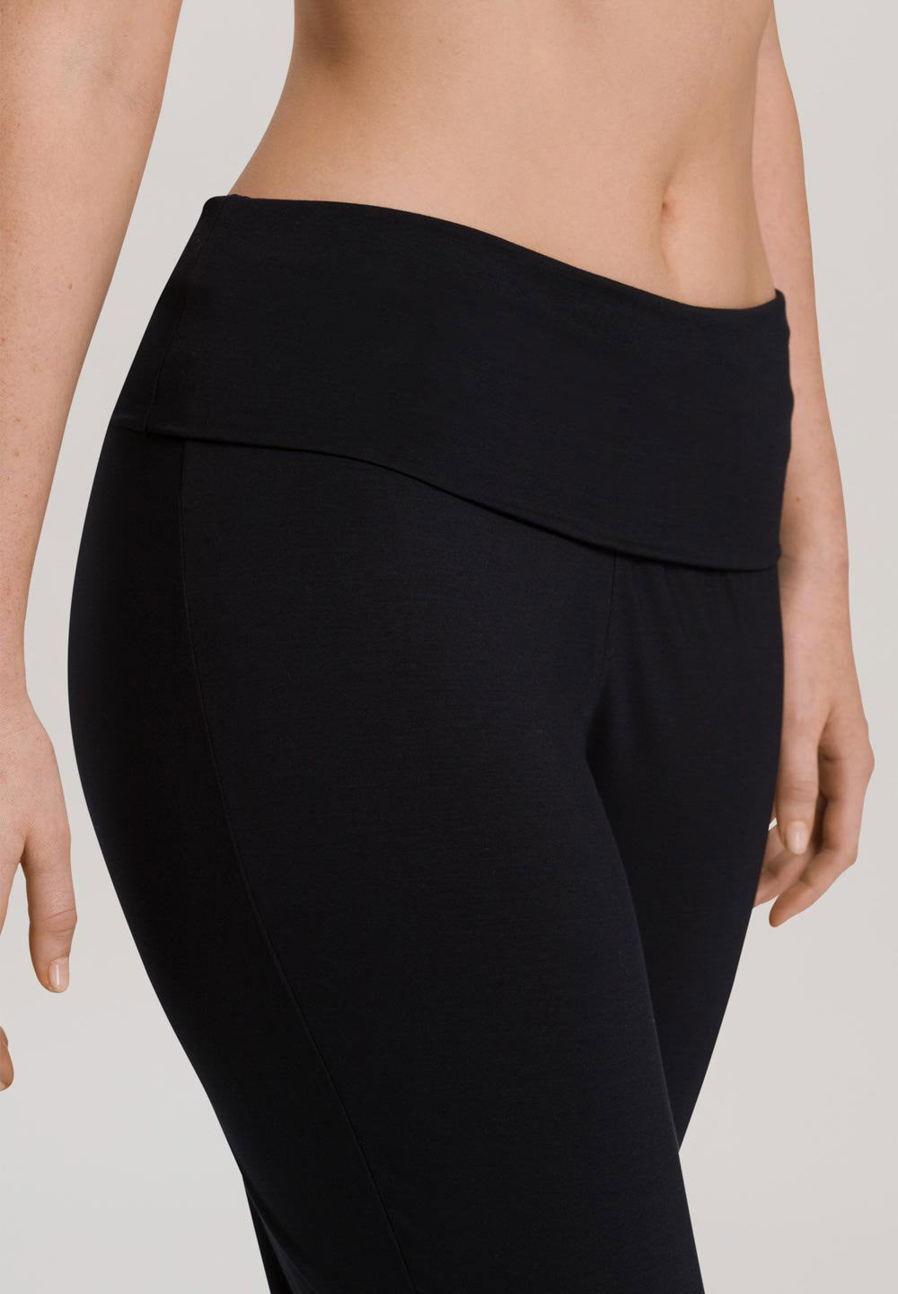 hanro-yoga-077998-loungehose-black-beauty-micromodal image 6