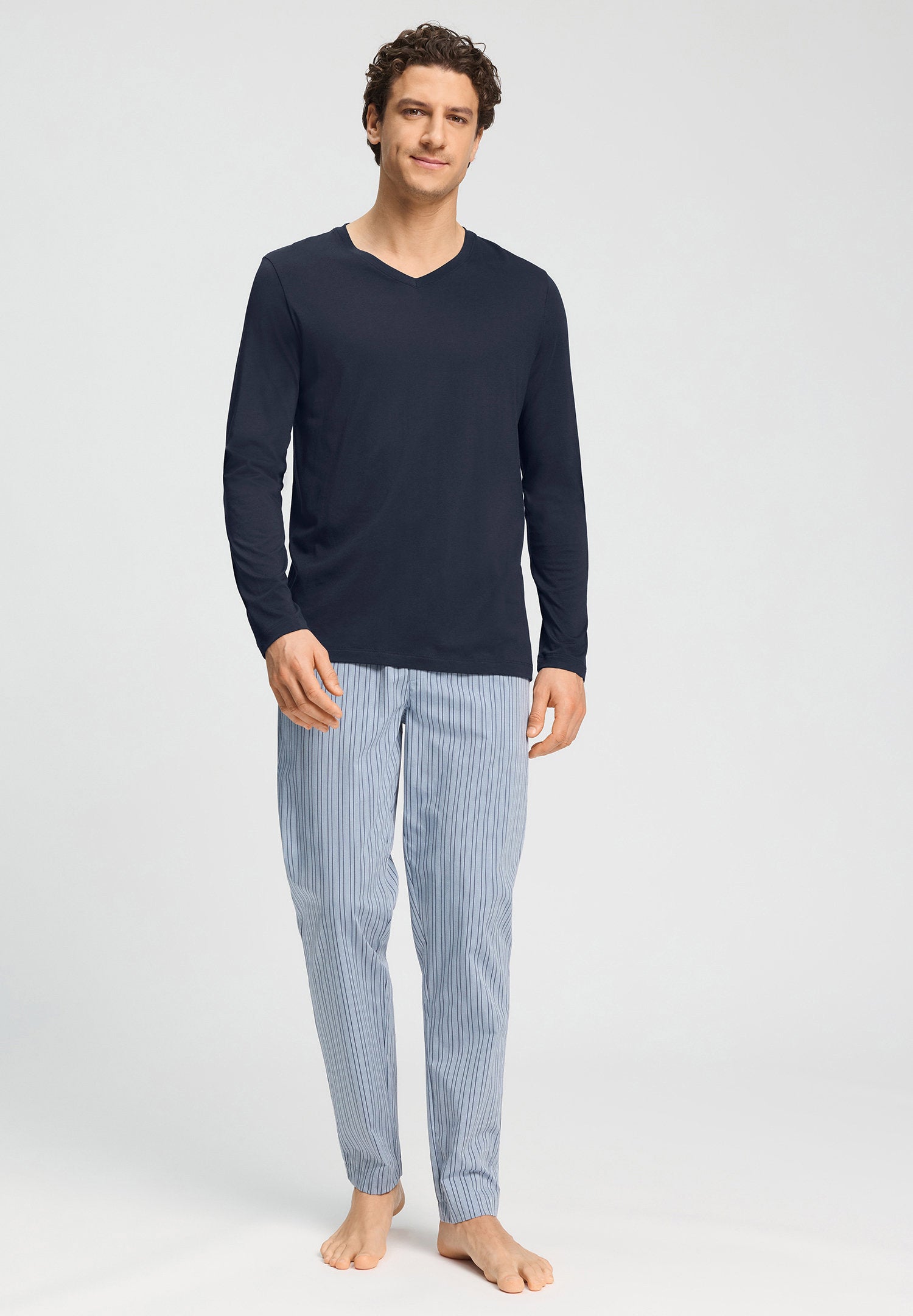hanro-night-and-day-langarmshirt-deep-navy-modal image 5