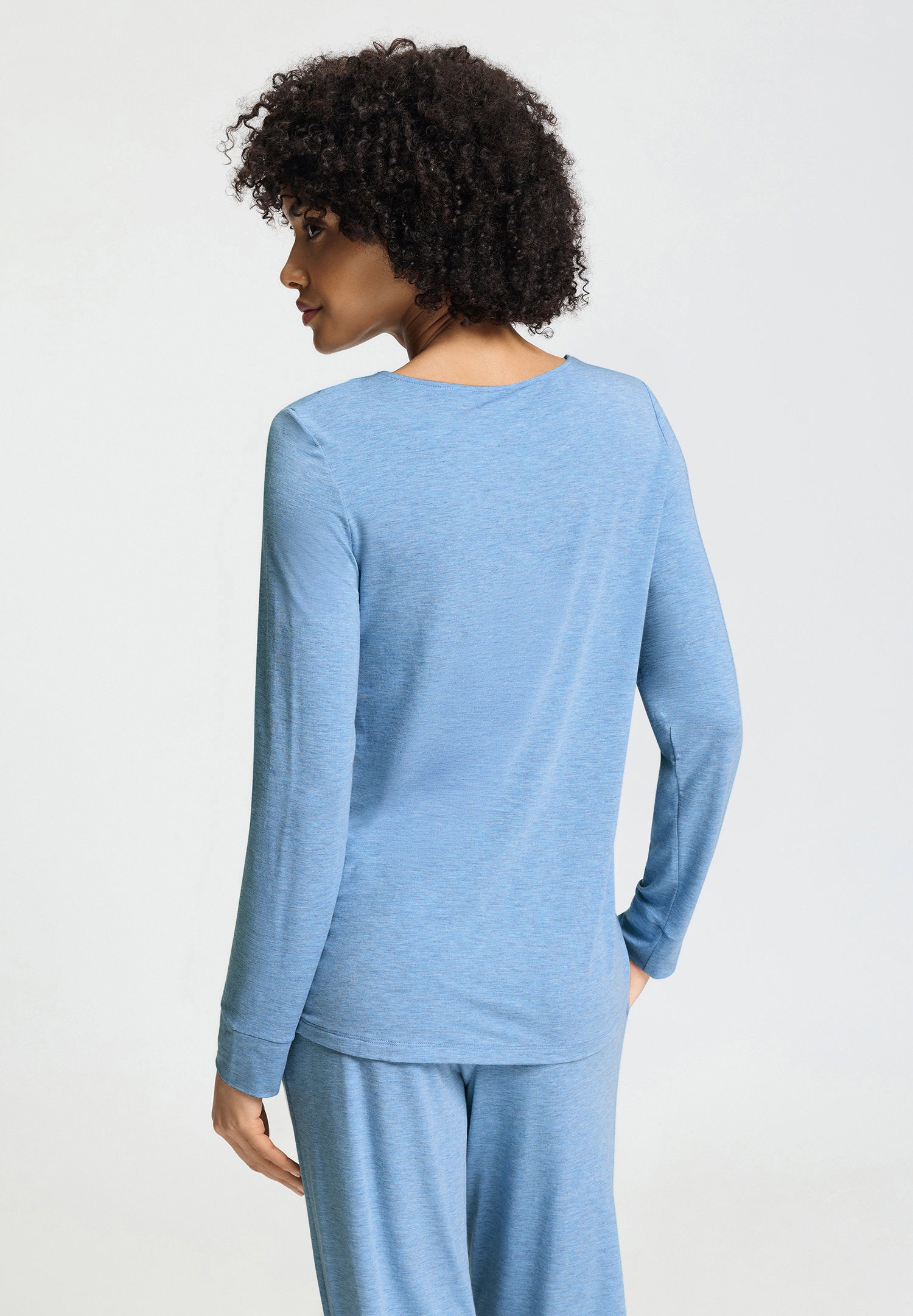 hanro-natural-elegance-langarmshirt-bluebird-melange-viskose image 4