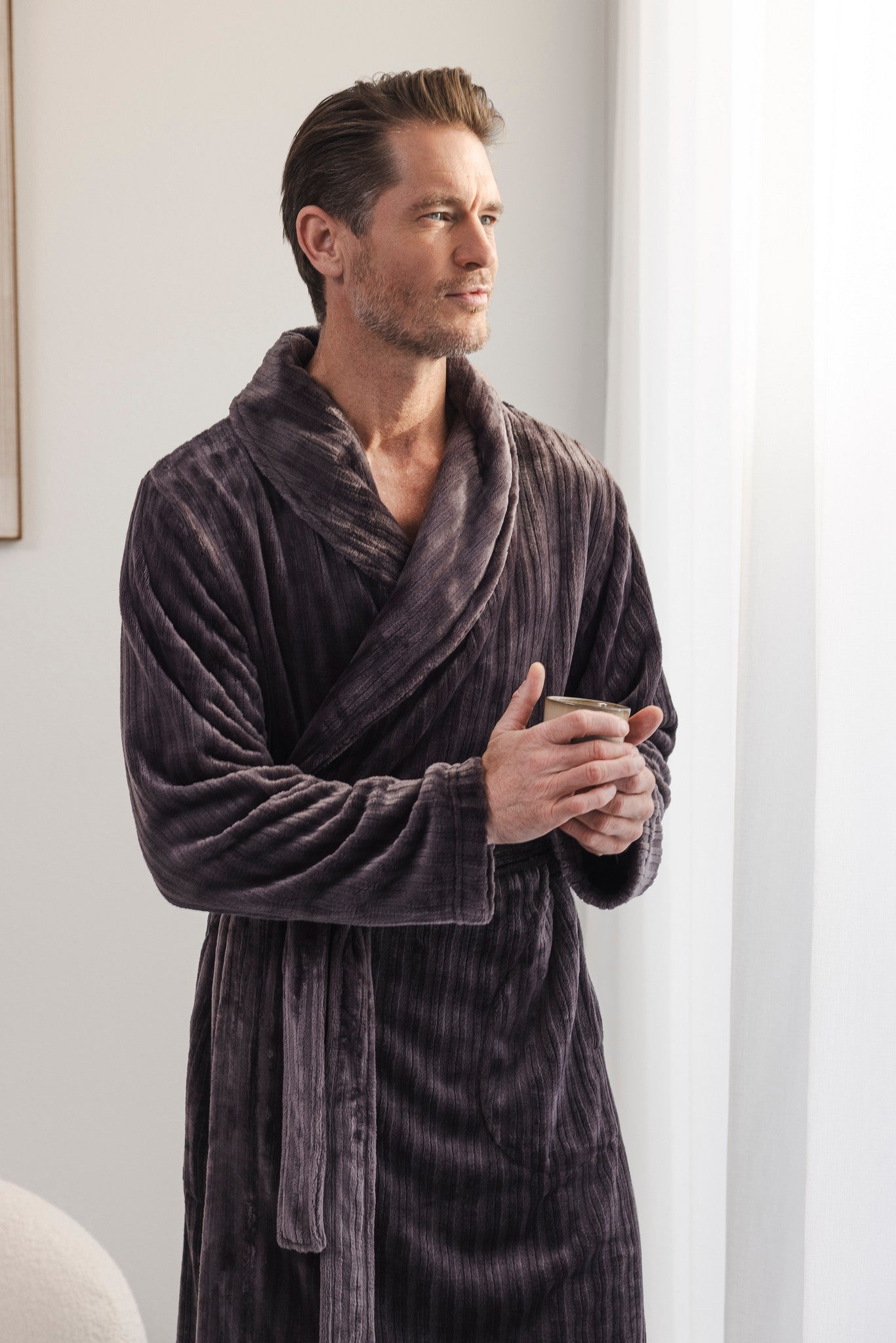 pastunette-urban-essence-bademantel-herren-braun-fleece image 2