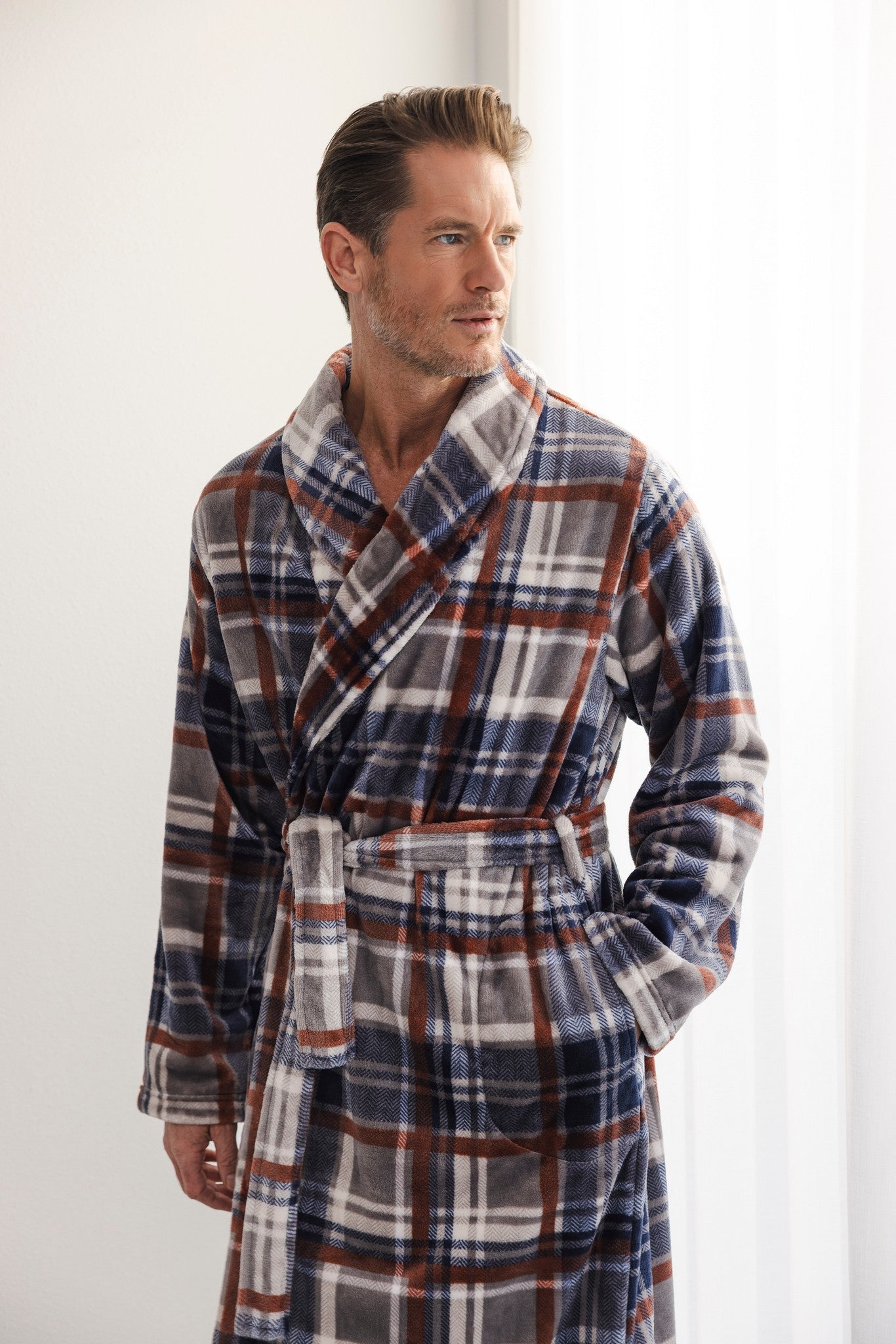 pastunette-urban-essence-bademantel-herren-grau-kariert-fleece image 1