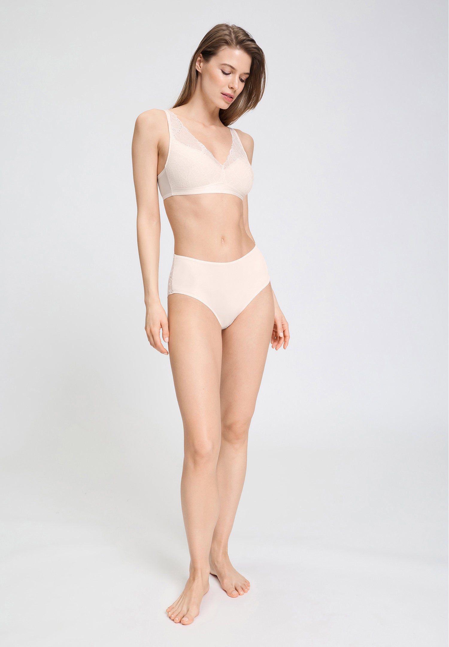 hanro-azelia-maxislip-creamy-glass-spitze image 5
