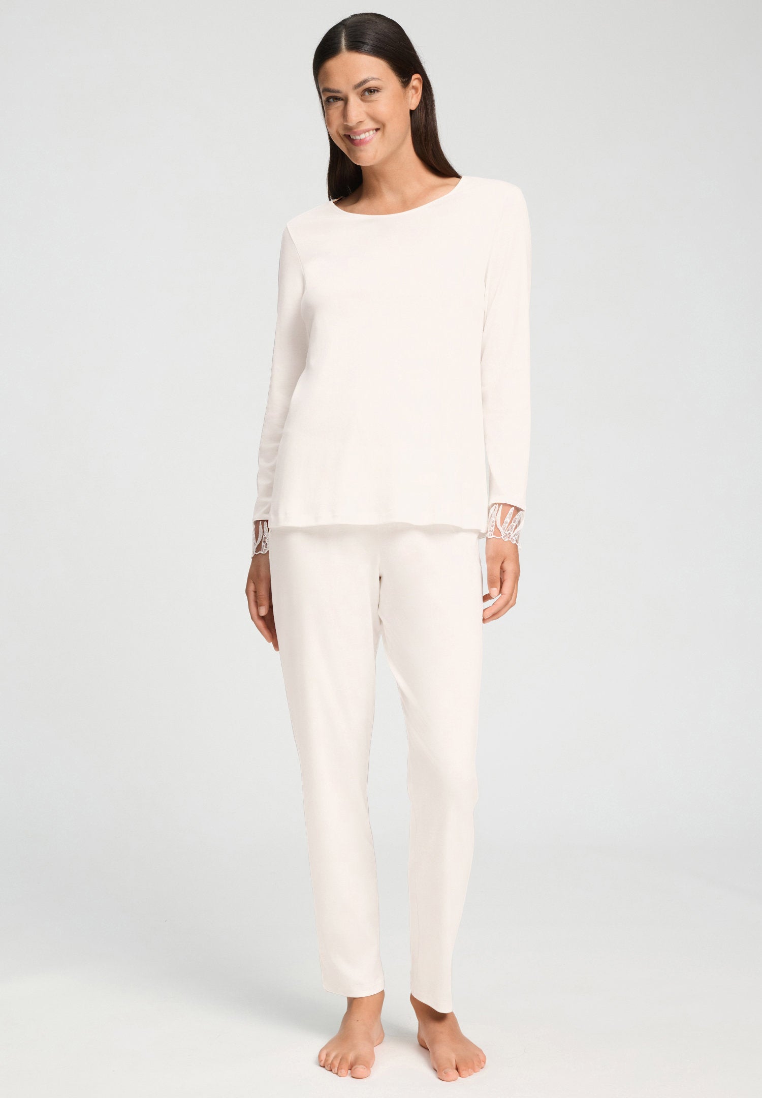 hanro-rosaria-pyjama-langarm-off-white-baumwolle-stickerei image 2