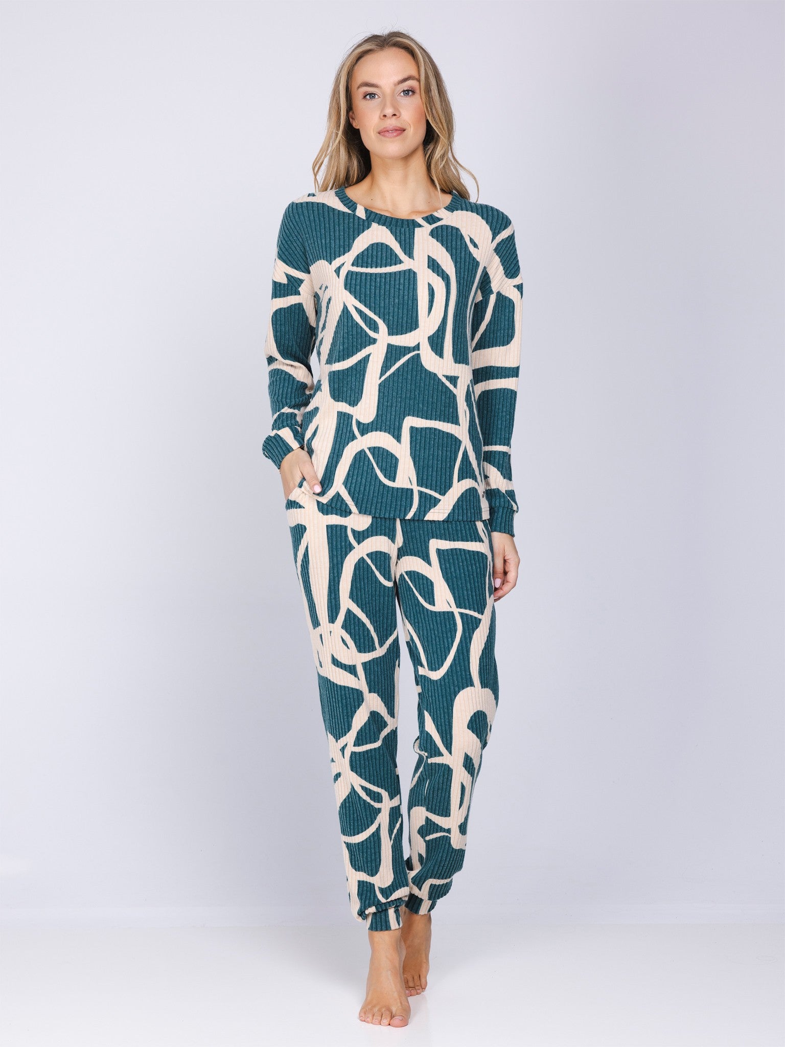 pastunette-premium-couture-pyjama-damen-gr-n-viskose-set image 4