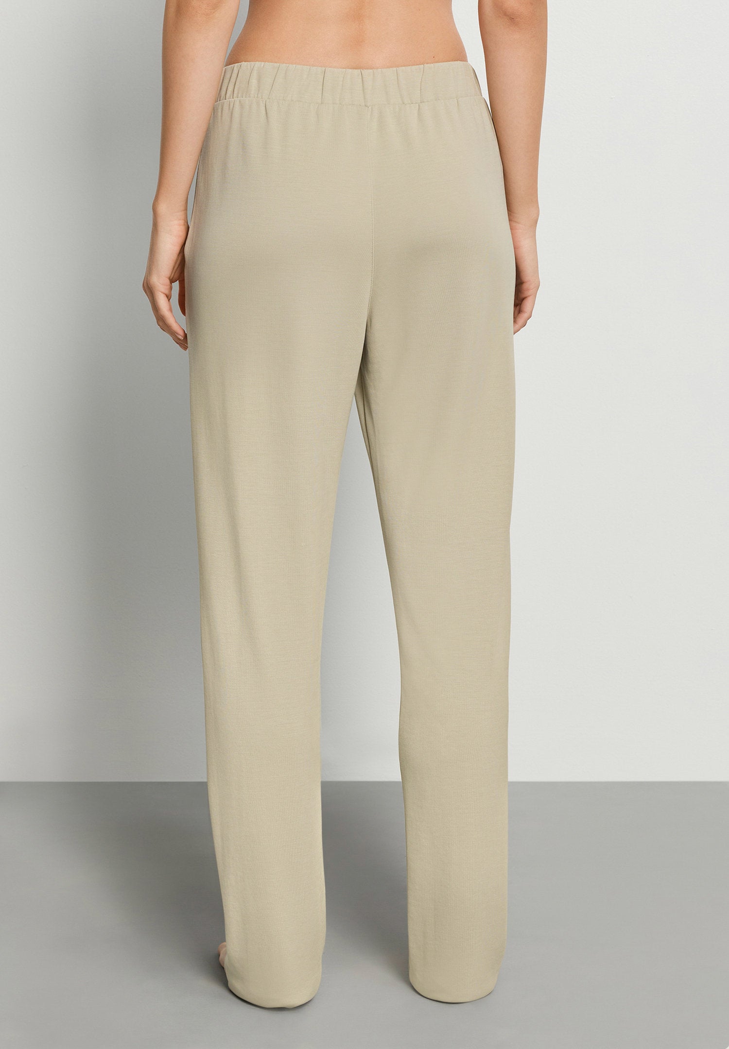 hanro-pure-comfort-long-pants-damenhose-olive-stem-tencel image 4