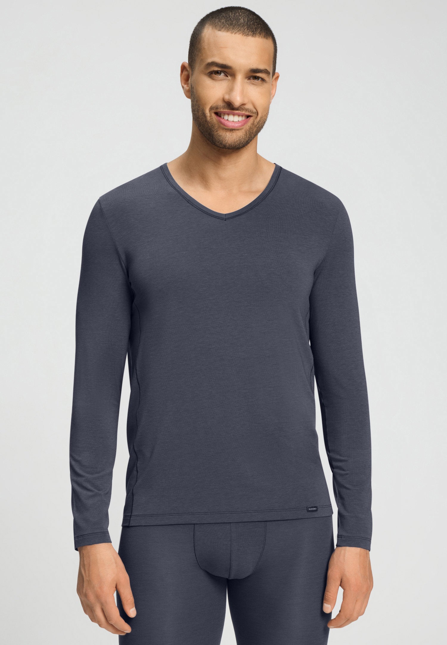 hanro-natural-function-langarmshirt-stormy-gray-tencel image 2