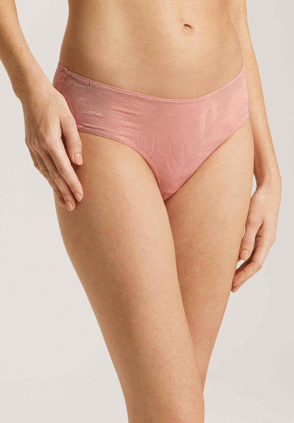 hanro-tina-midi-slip-mocha-powder-spitze image 2