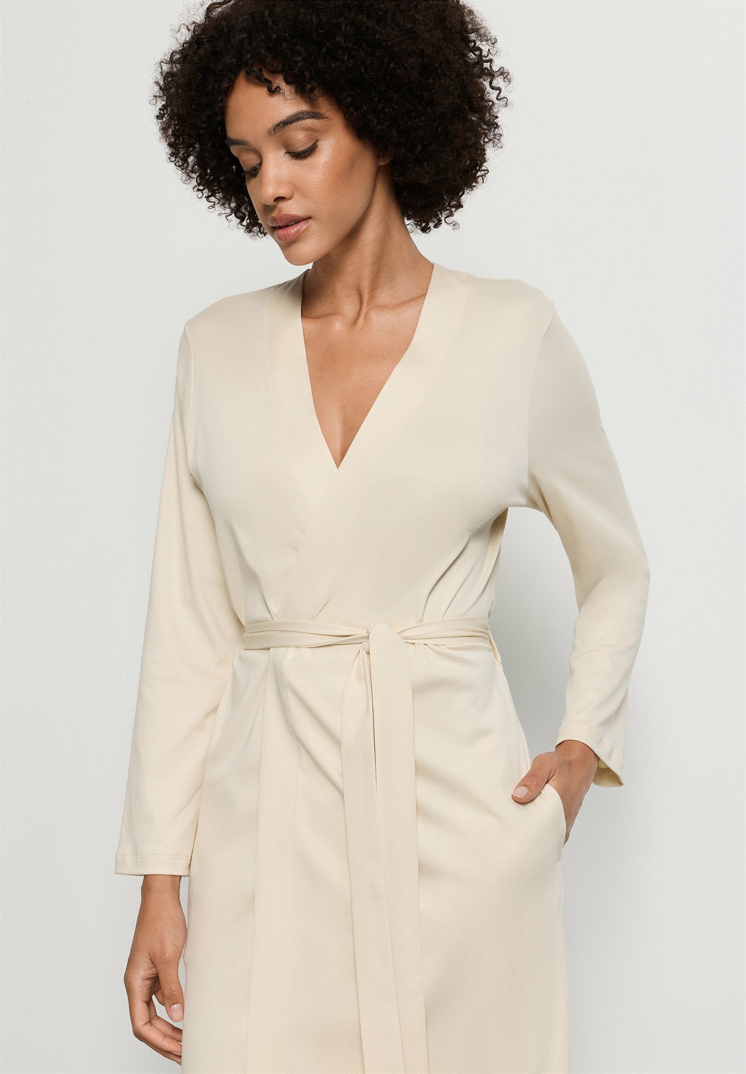 hanro-belen-nw-robe-115cm-morgenmantel-summer-sand image 7