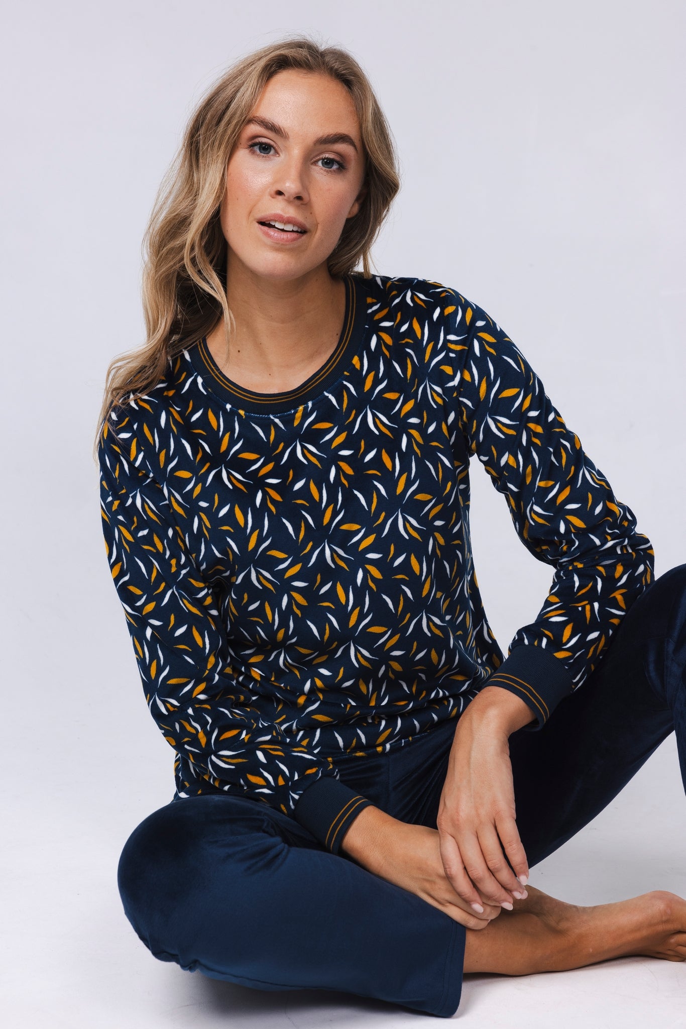pastunette-moonlite-pyjama-blau-velours-fleece image 4