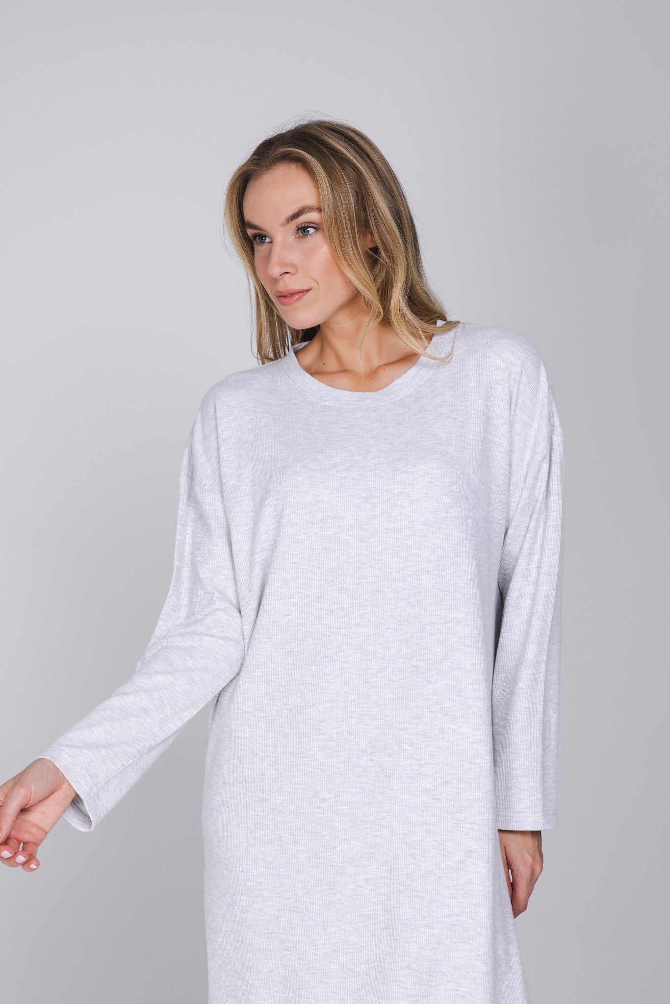 myrebelle-grey-harmony-nachthemd-grau-langarm-damen image 2