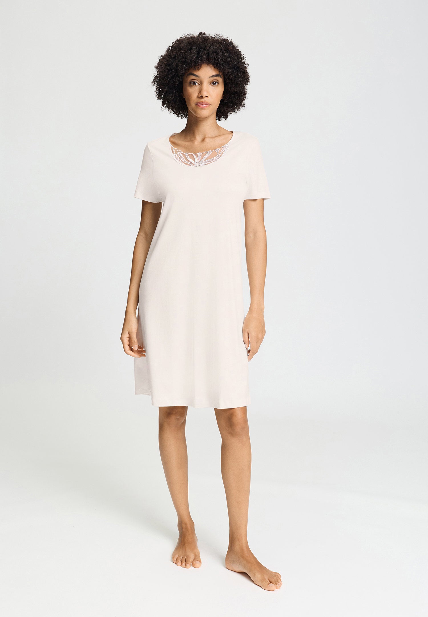 hanro-rosaria-nachthemd-100cm-kurzarm-off-white-stickerei image 2
