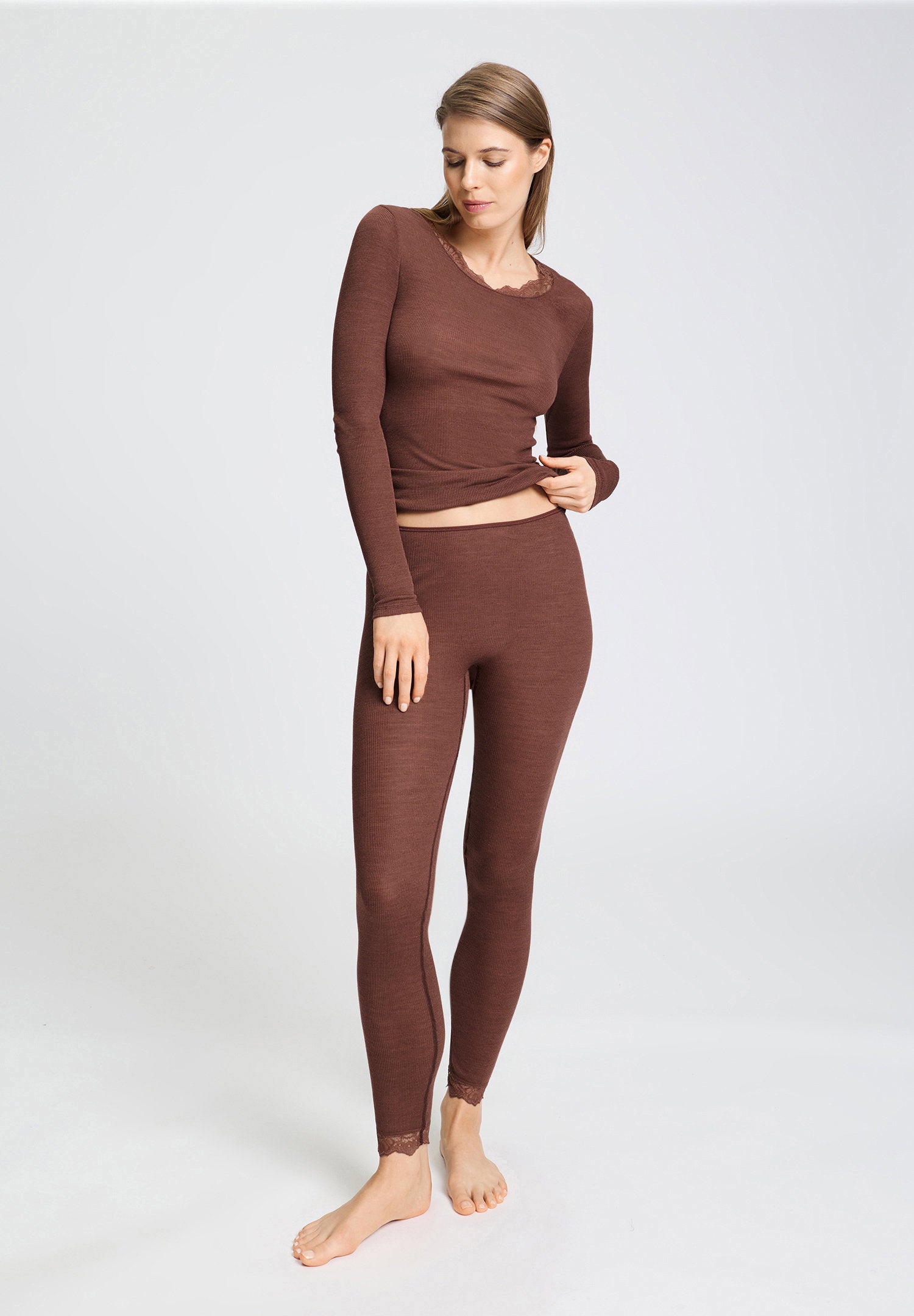 hanro-woolen-lace-shirt-damen-cinnamon-wolle-seide image 6