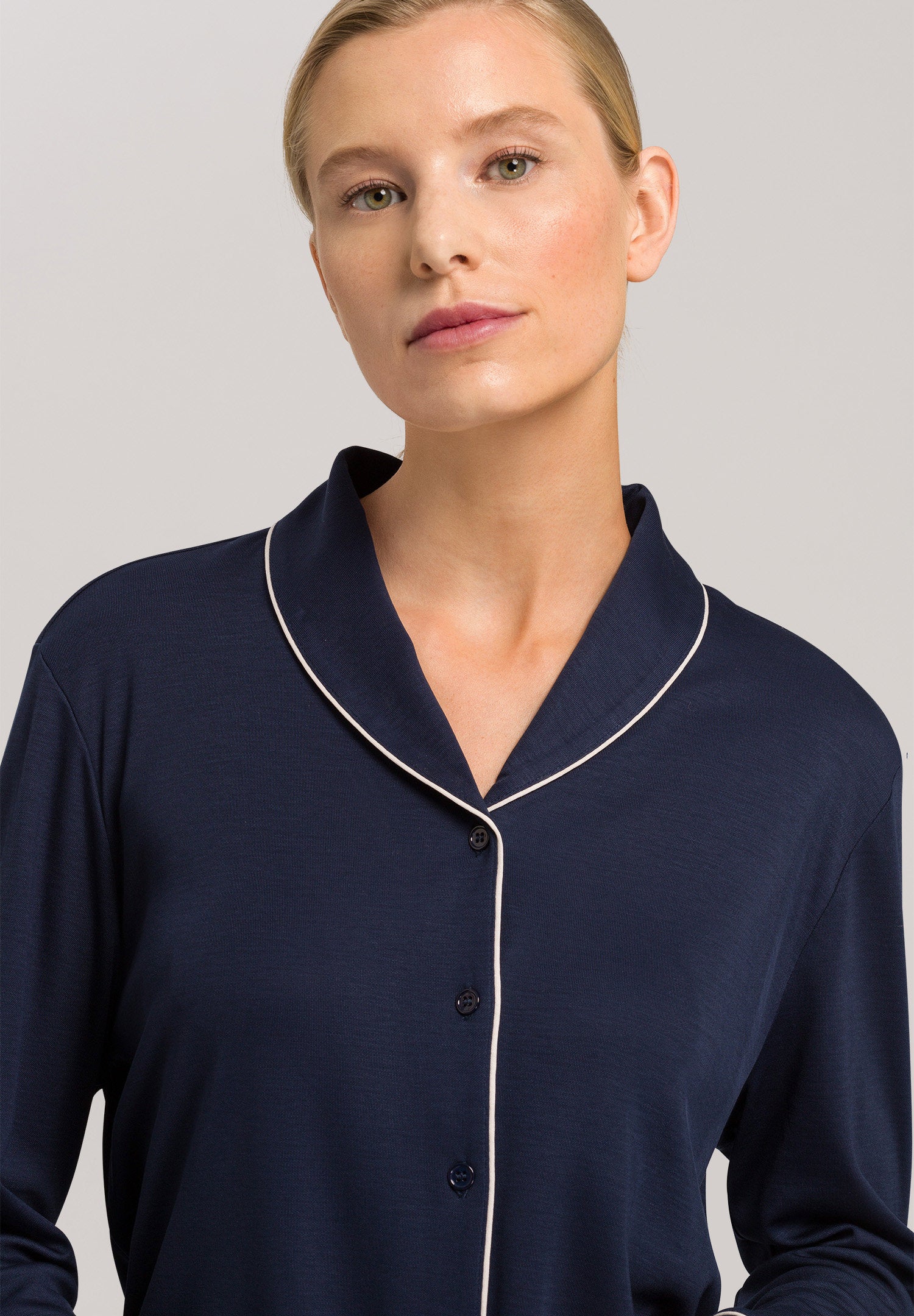 hanro-natural-comfort-pyjama-lang-deep-navy-tencel image 5