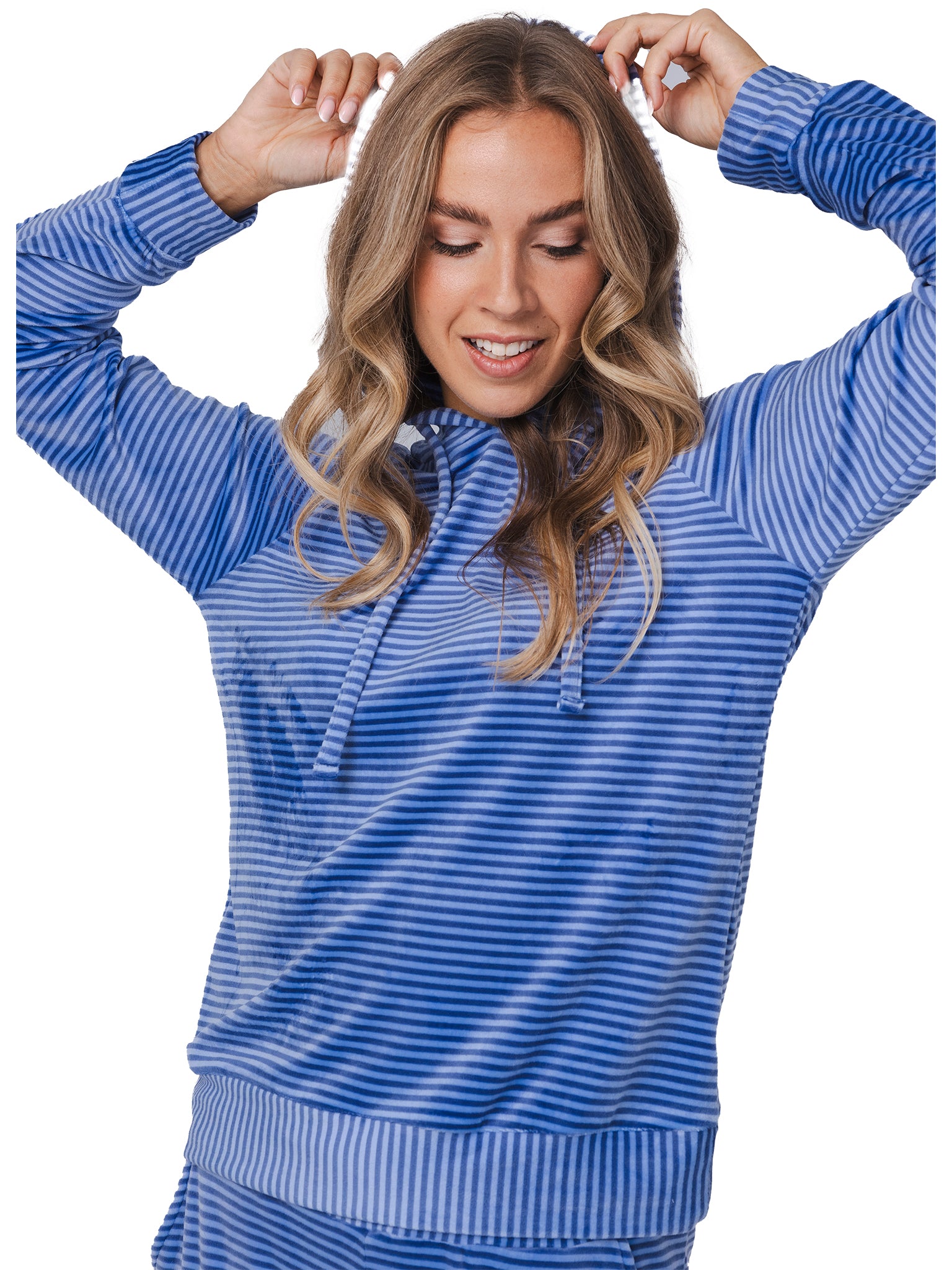 rebelle-frozen-sky-hausanzug-blau-gestreift-fleece-kapuze image 5