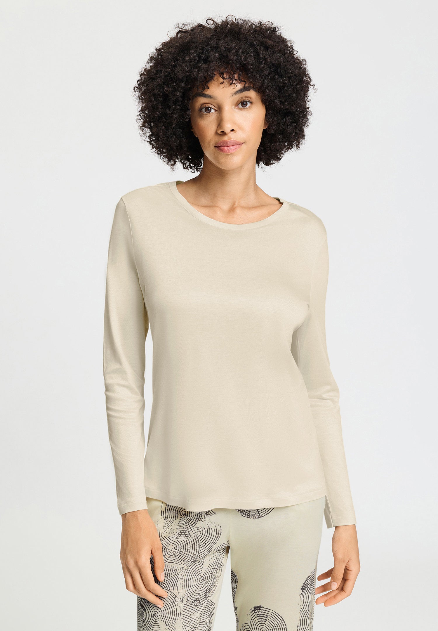 hanro-natural-living-tania-langarmshirt-pyjamaoberteil-creamy-silk-tencel image 2