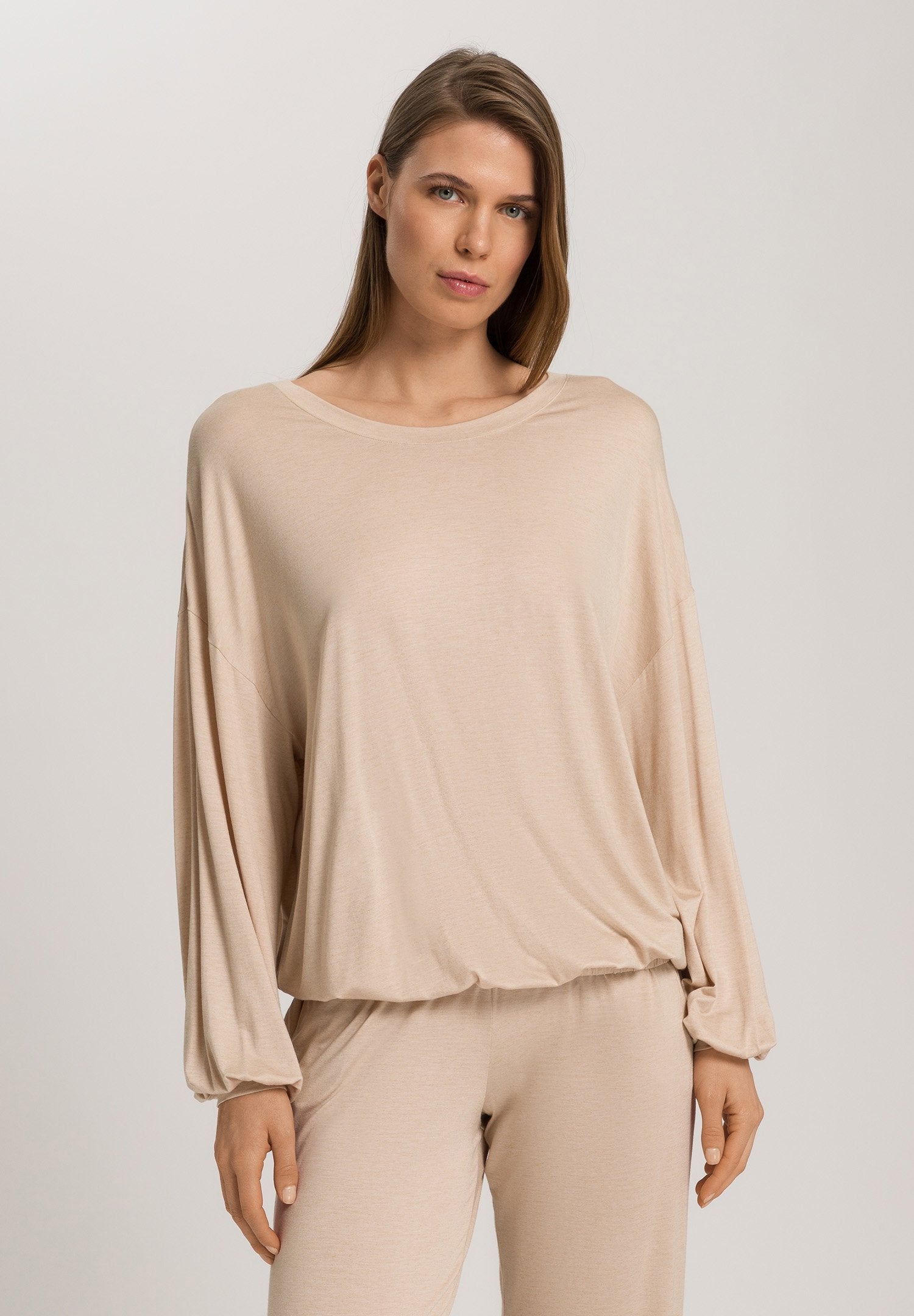 hanro-natural-wear-langarmshirt-coffee-quartz-kaschmir image 2