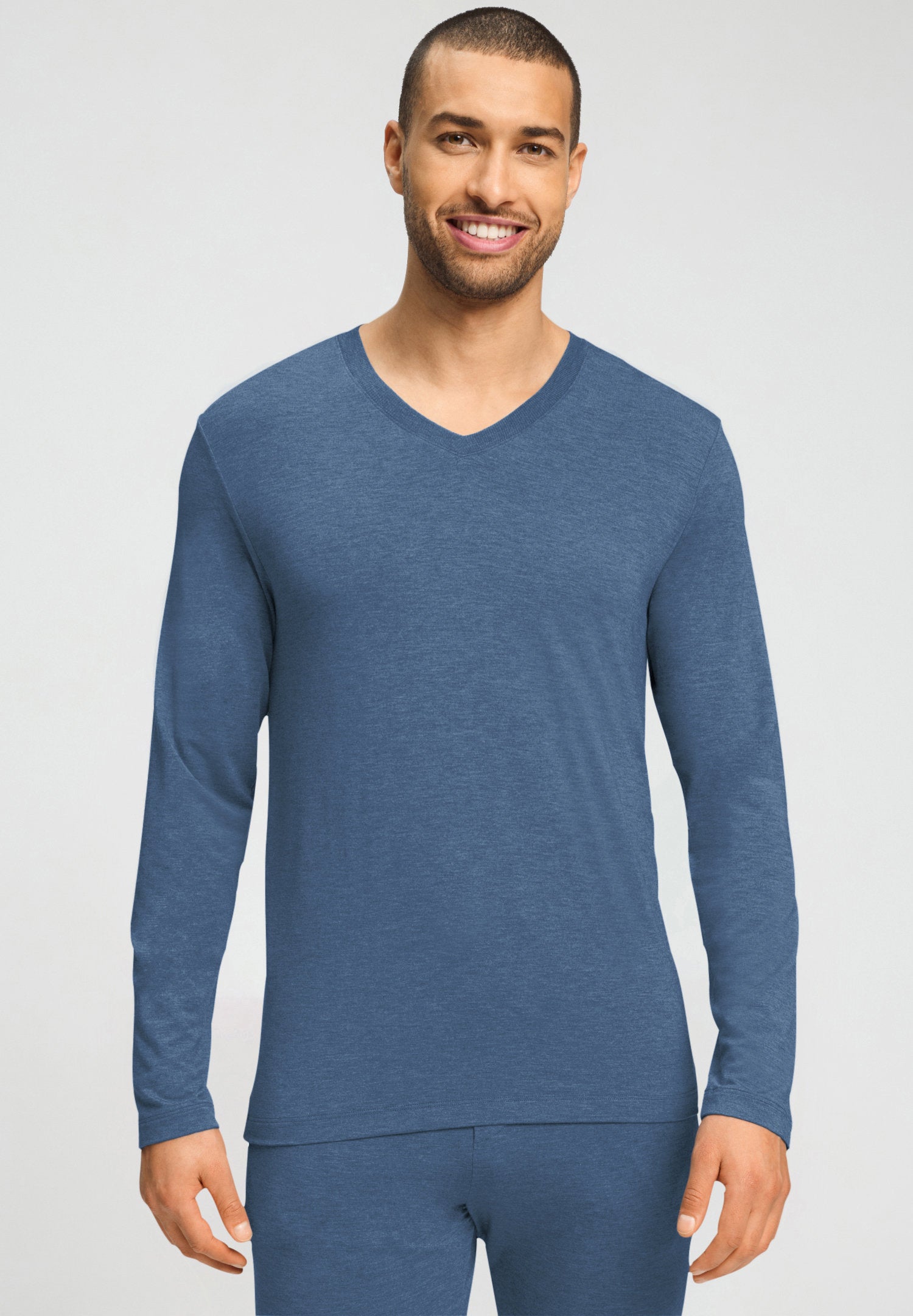 hanro-casuals-l-slv-shirt-v-neck-langarmshirt-tanzanite-melange image 3