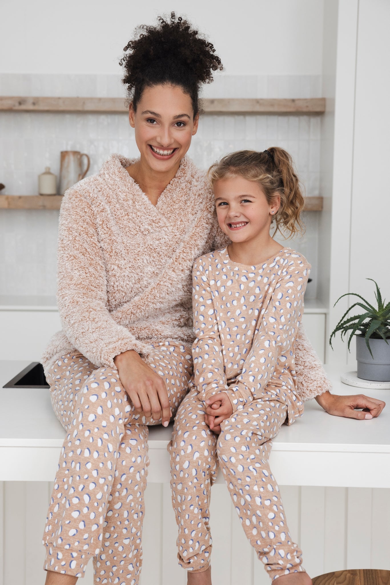 pastunette-rebelle-cosy-frost-pyjamahose-beige image 5