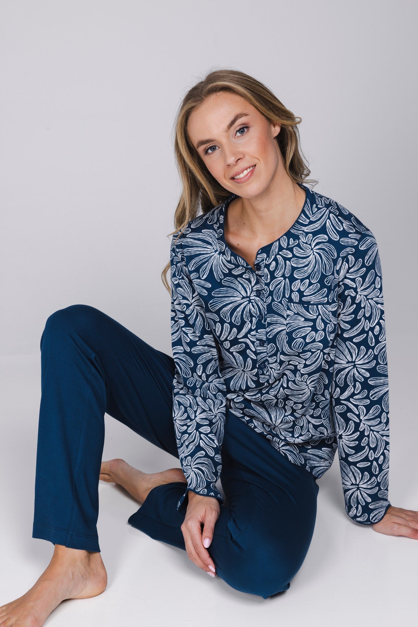 pastunette-nordic-bloom-pyjama-blau-langarm-baumwolle image 2