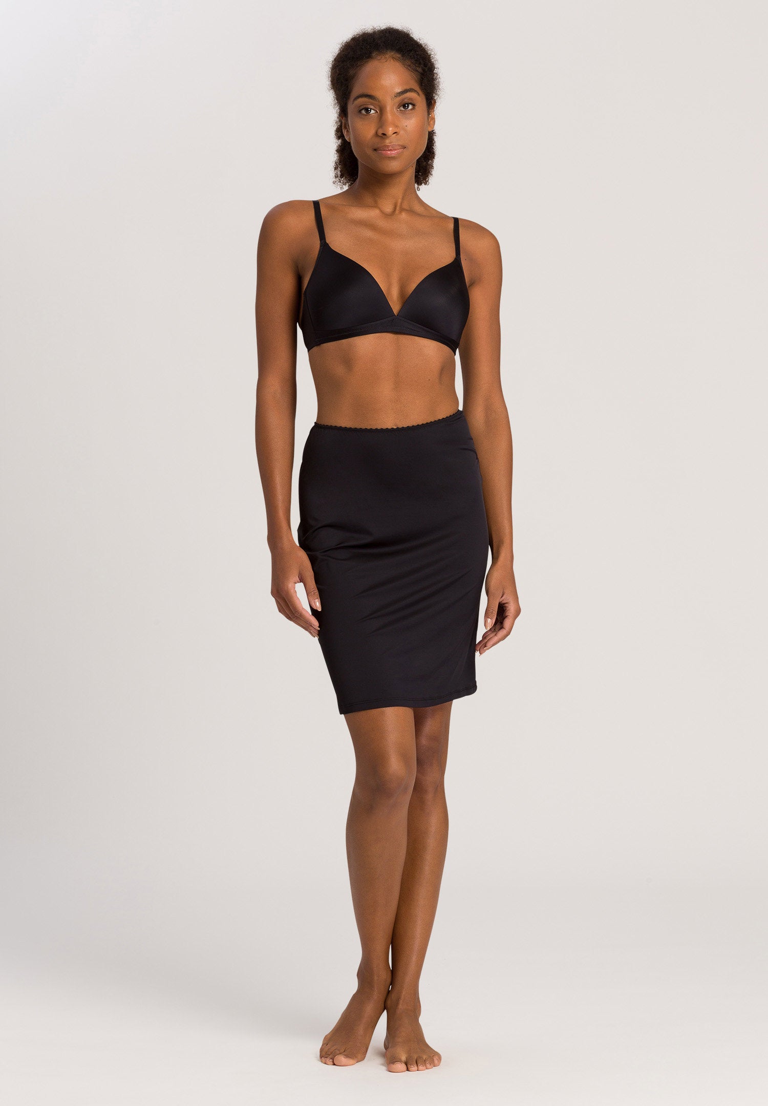 hanro-satin-deluxe-unterrock-schwarz-viskose-halbslip image 5