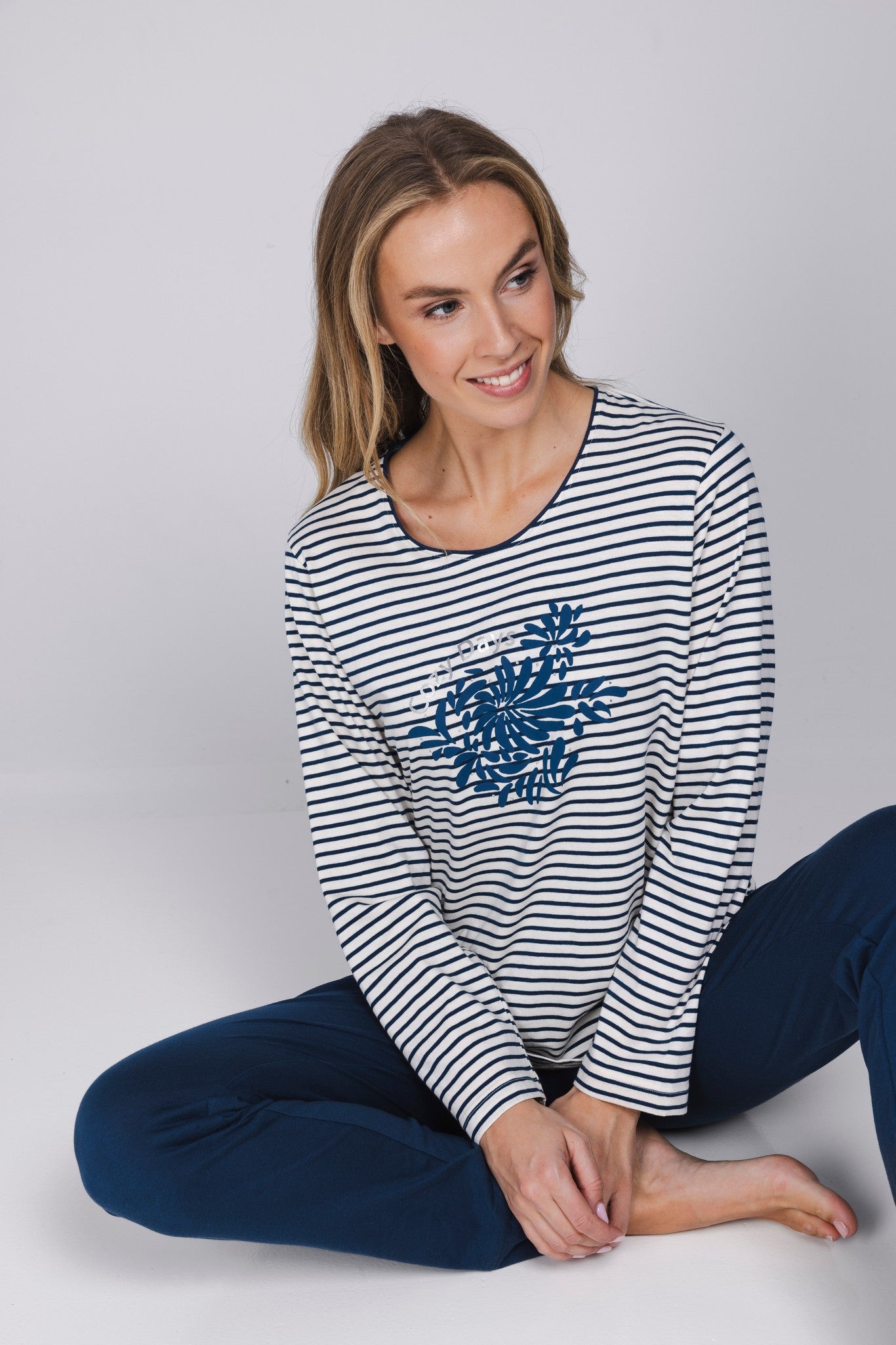 pastunette-nordic-bloom-pyjama-blau-bio-baumwolle-lang image 4