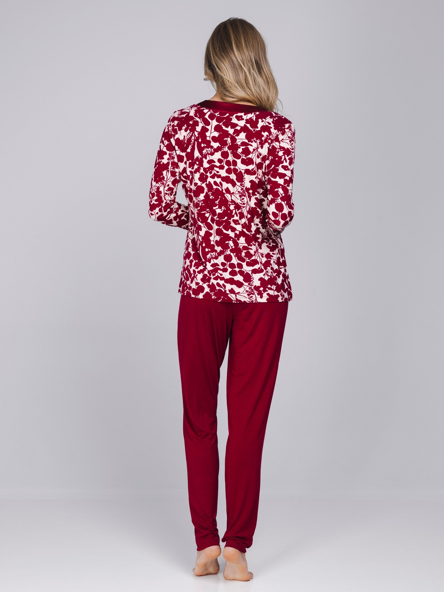 pastunette-premium-scarlet-bloom-pyjama-rot-blumen image 4