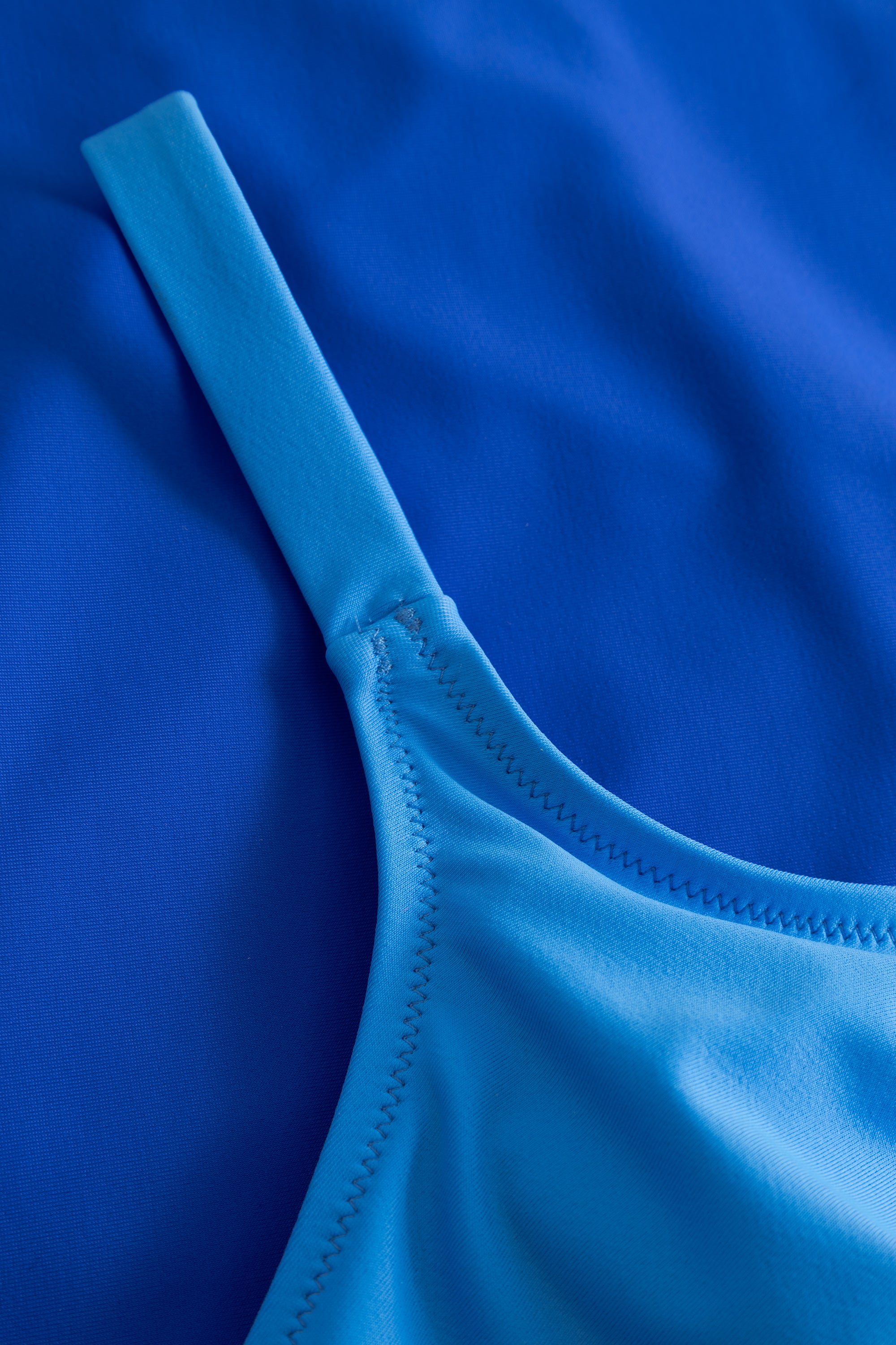 r-sch-be-happy-badeanzug-colourblocking-blau-cup image 4