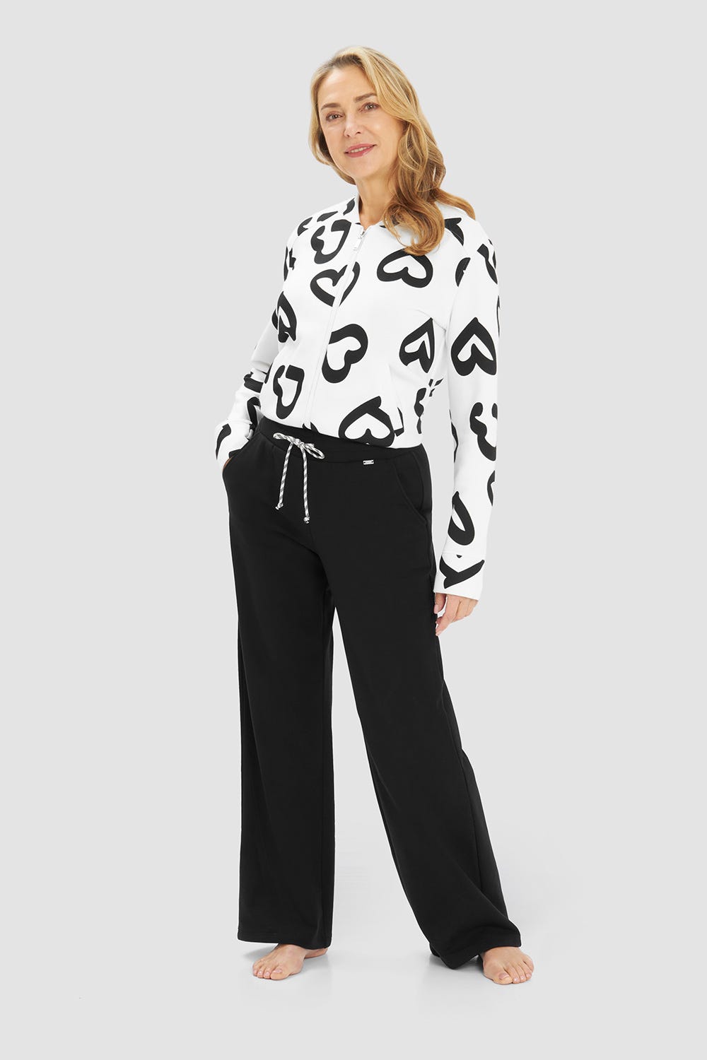 r-sch-be-happy-sweathose-schwarz-weites-bein image 4