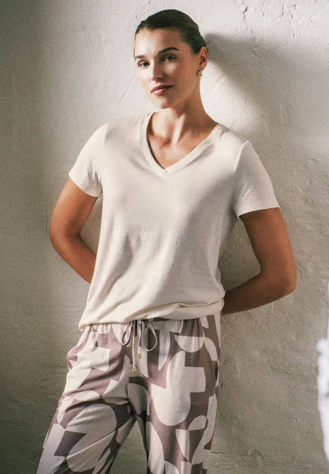 hanro-sleep-lounge-shirt-074842-moonlight-kurzarm-damen-modal image 1
