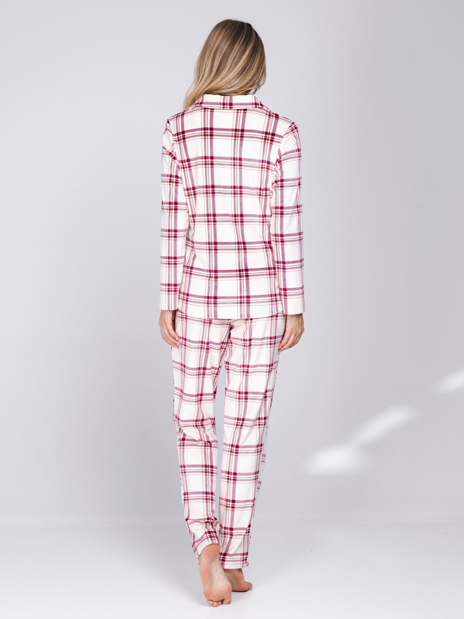 pastunette-alpine-creme-pyjama-rot-velours-fleece image 4