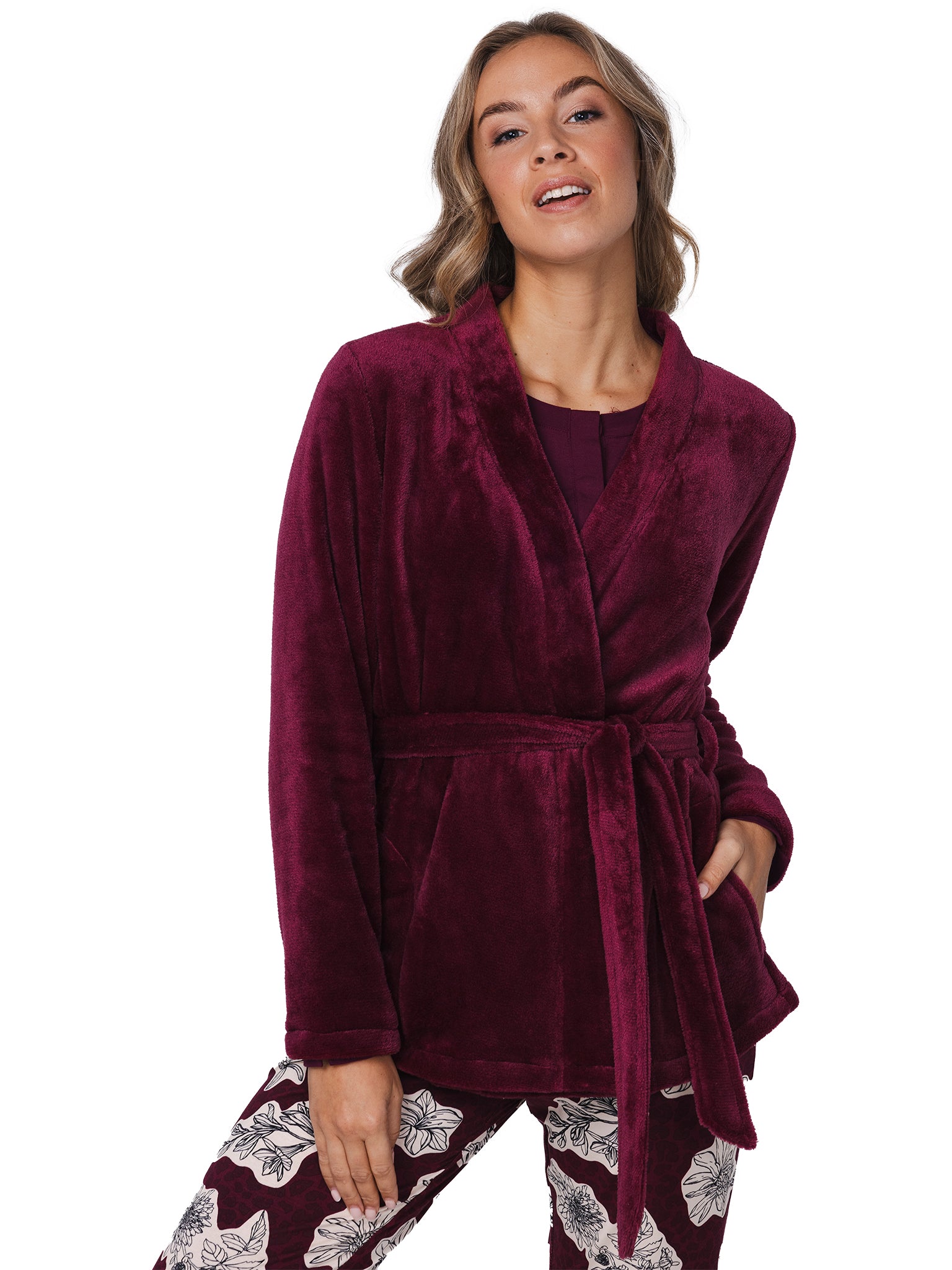 pastunette-premium-burgundy-dream-hausmantel-bordeaux-coral-fleece image 4