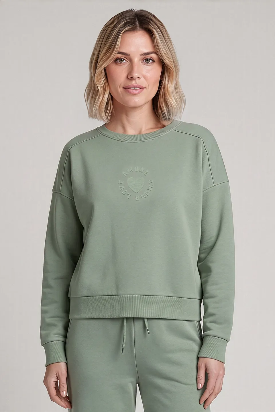 r-sch-be-happy-sweatshirt-langarm-gr-n-modal-frontlogo image 1