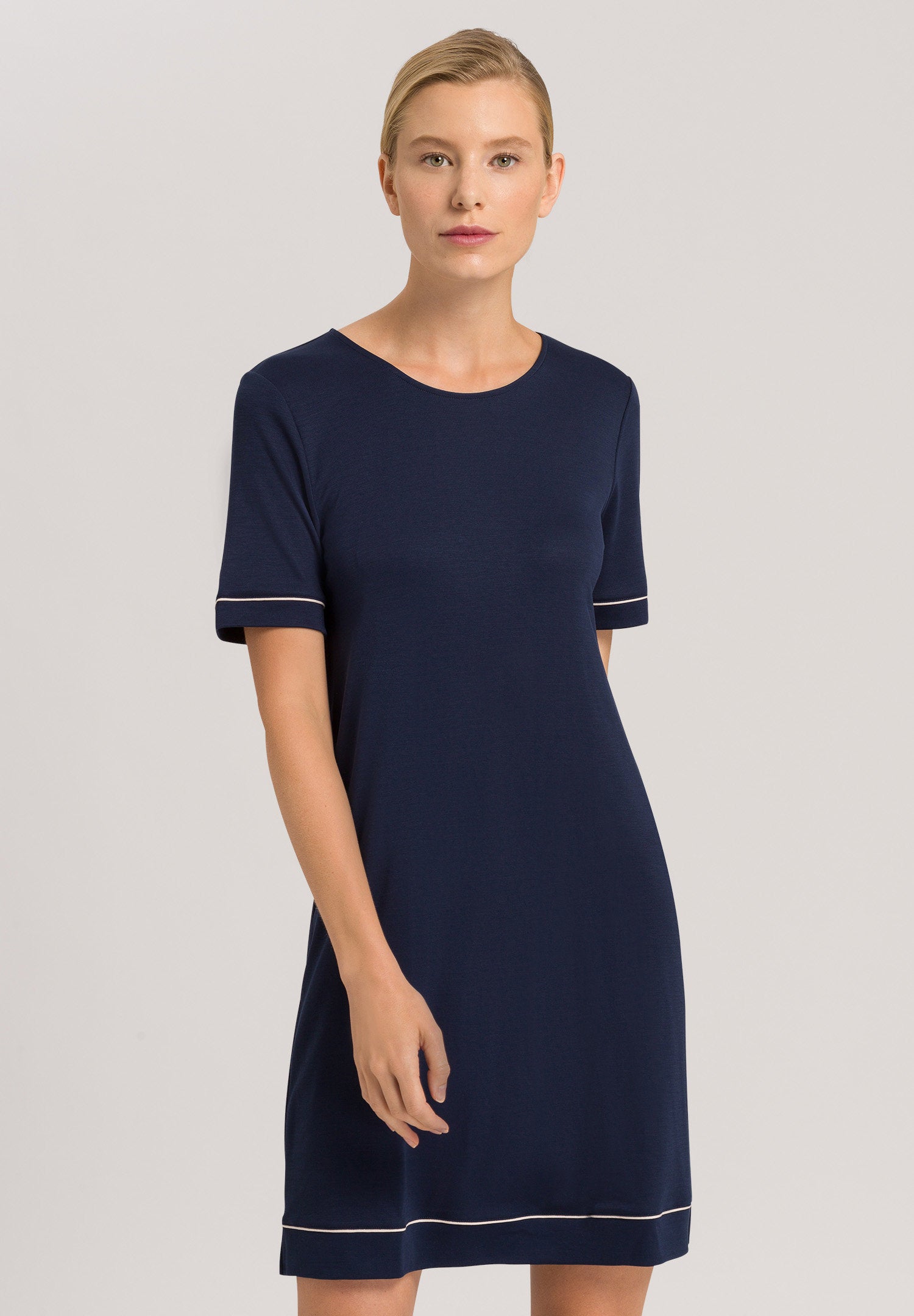 hanro-natural-comfort-nachthemd-90cm-navy-tencel image 2