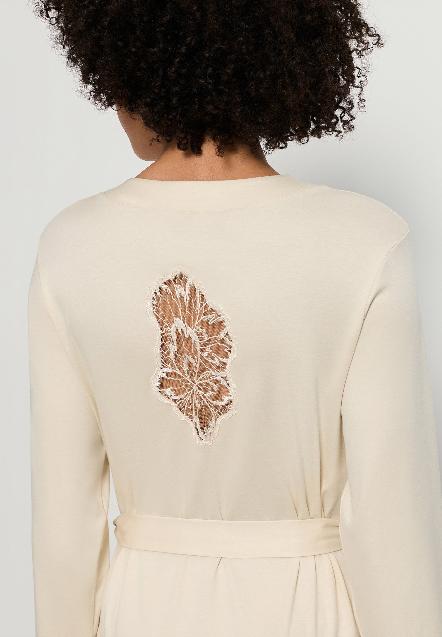 hanro-belen-nw-robe-115cm-morgenmantel-summer-sand image 6