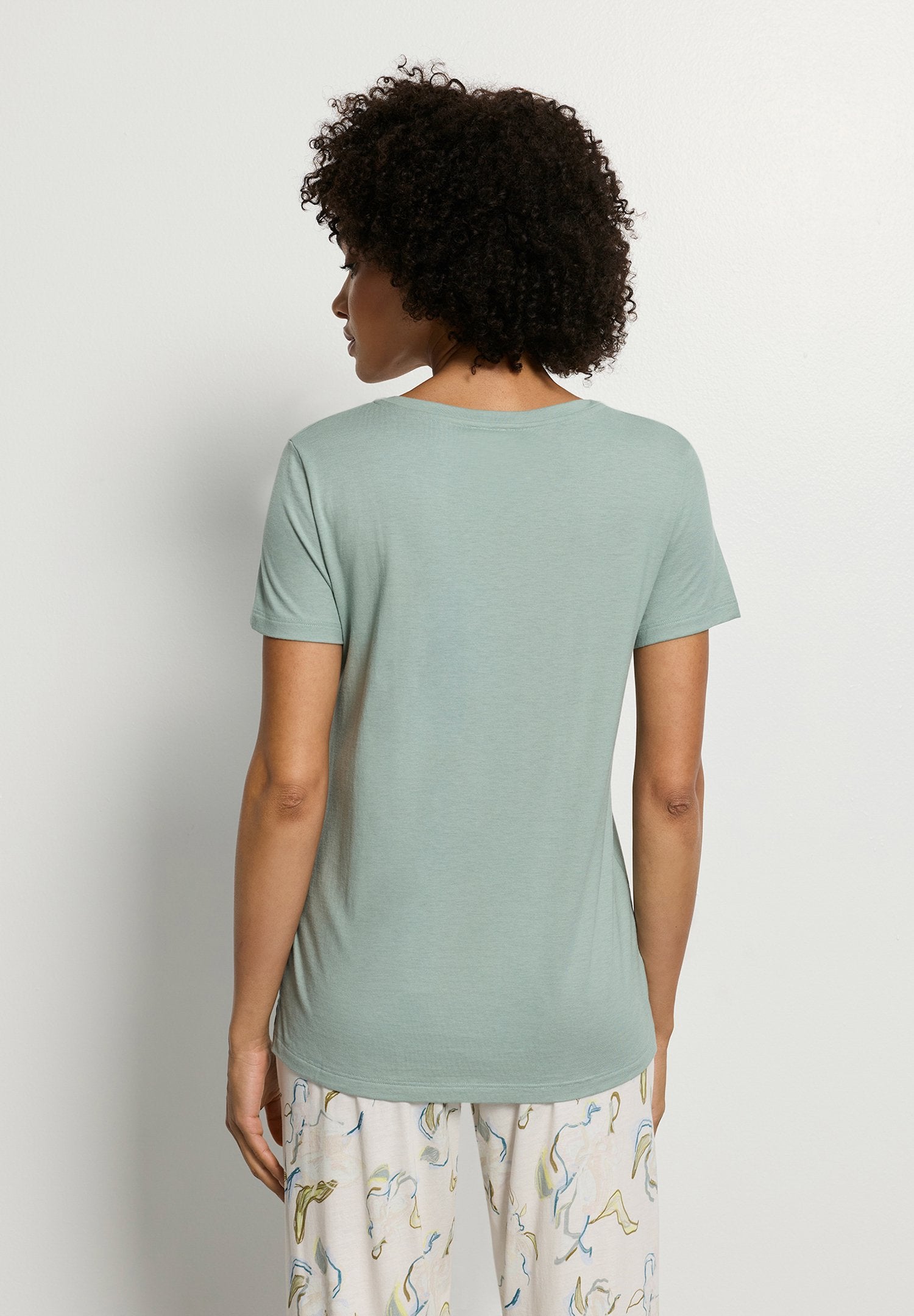 hanro-sleep-lounge-shirt-t-shirt-seafoam-tencel image 4