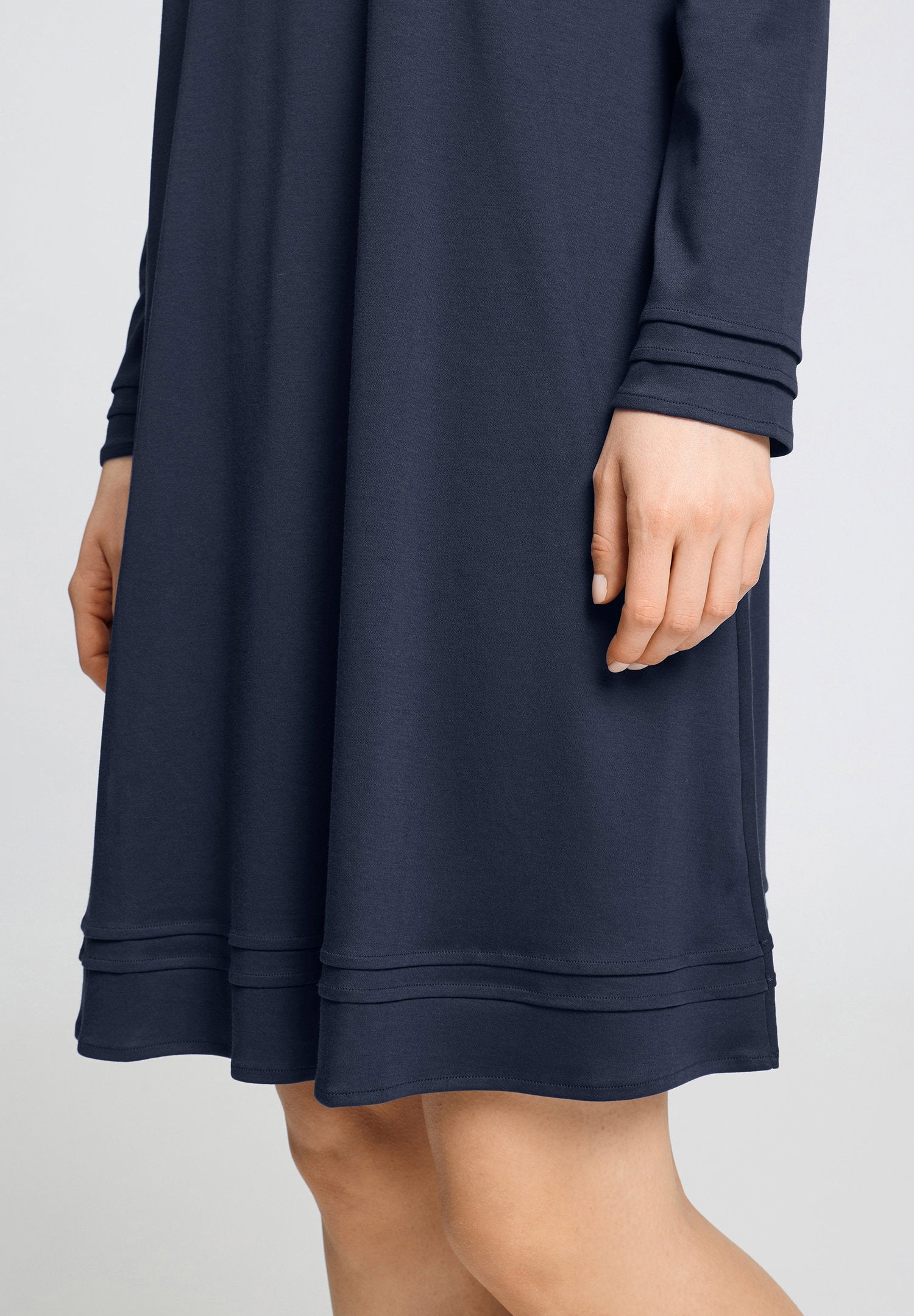 hanro-pilar-nachthemd-100cm-deep-navy-damen-baumwolle image 6