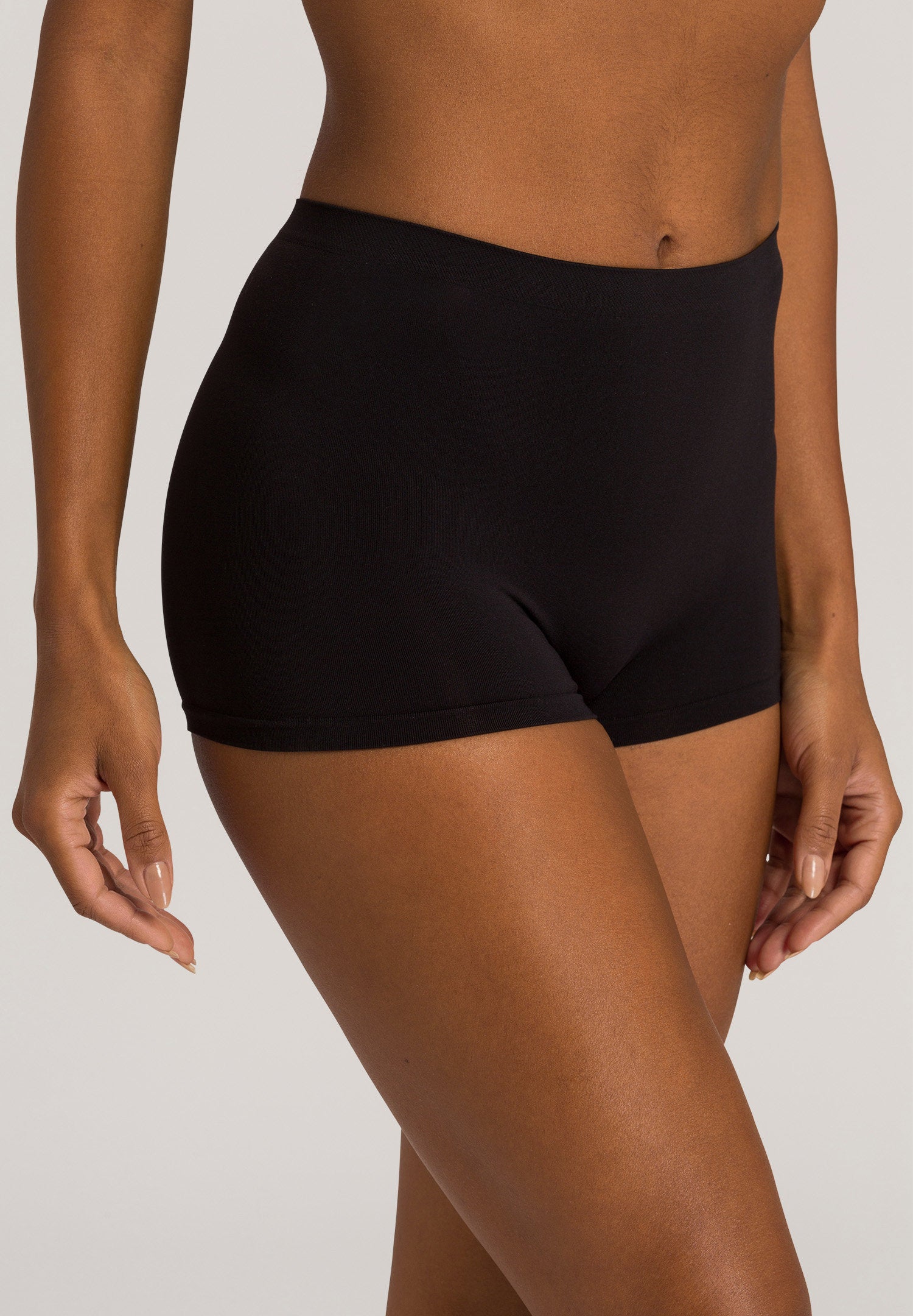 hanro-touch-feeling-panty-slip-damen-black-microfaser image 2