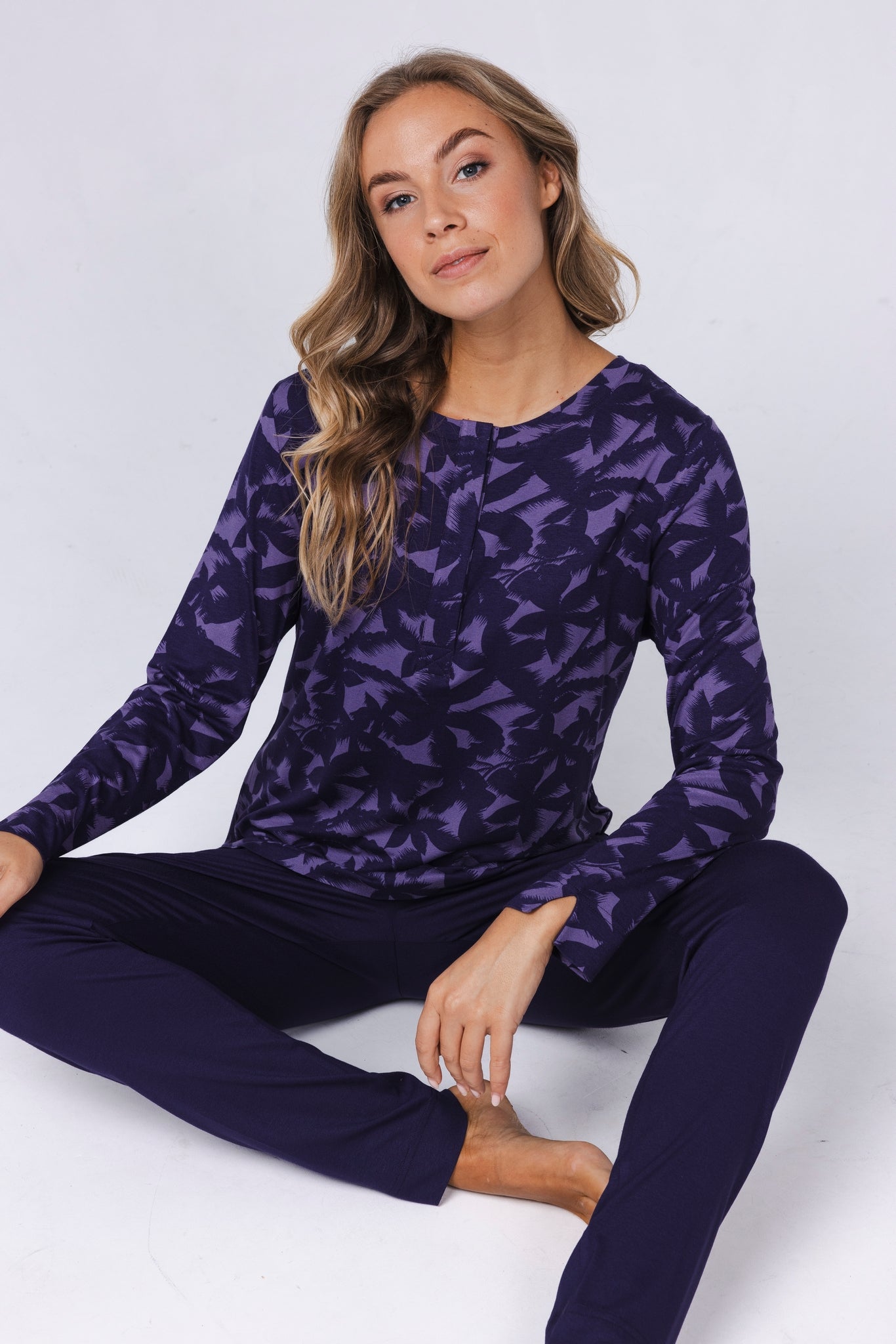 pastunette-premium-dark-orchid-pyjama-lila-blume-langarm image 5