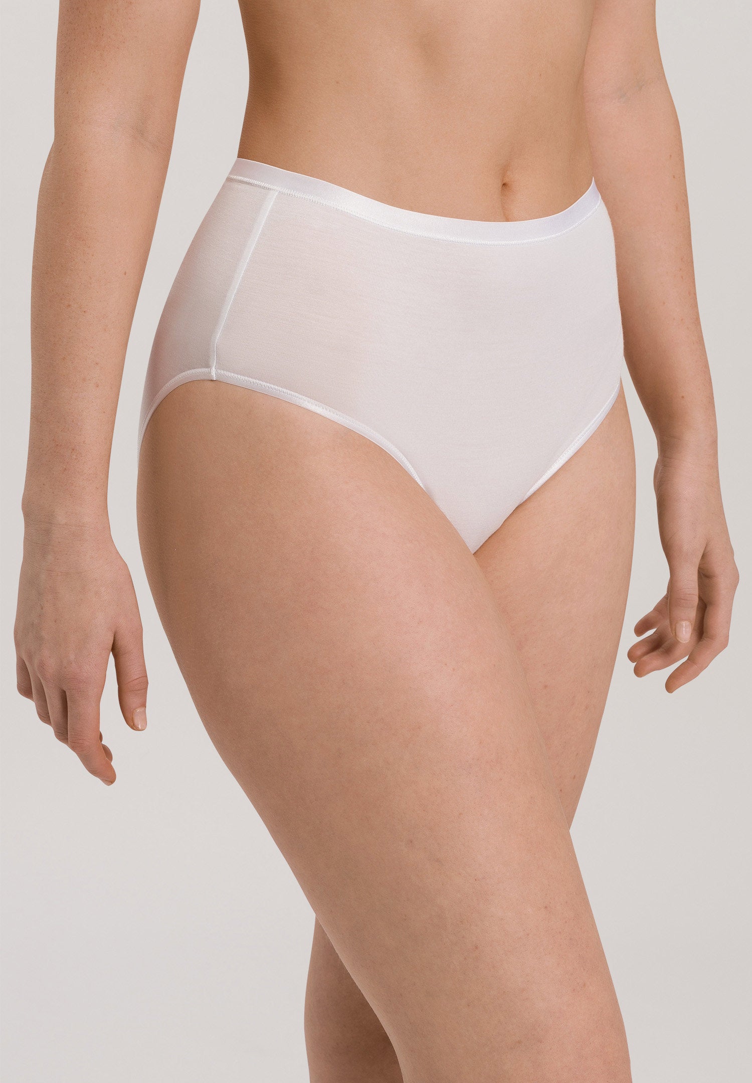 hanro-soft-touch-maxi-slip-wei-micromodal-gro-pack-sparsam image 2