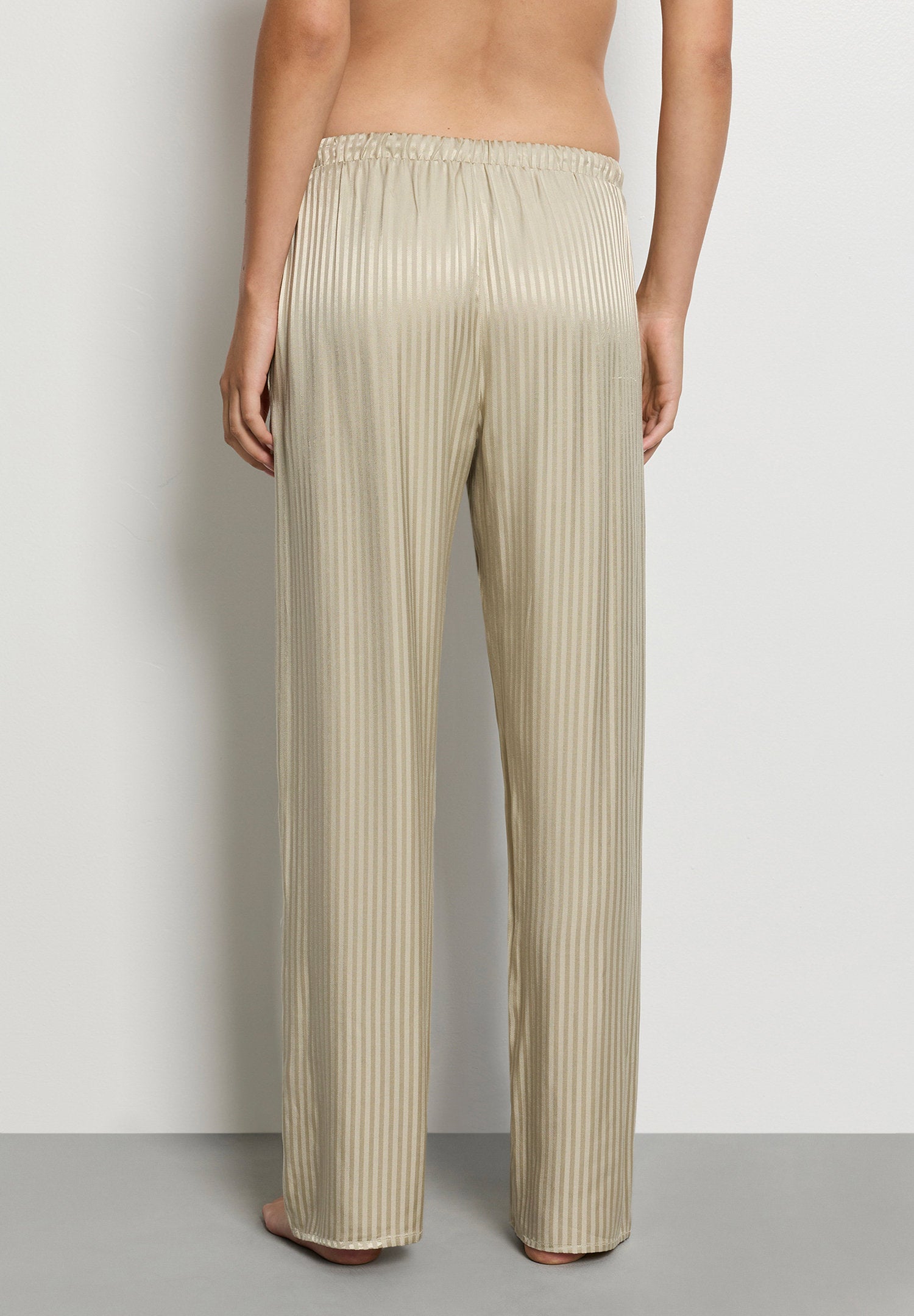 hanro-sleep-lounge-long-pants-pyjamahose-olive-stem-viskose image 4