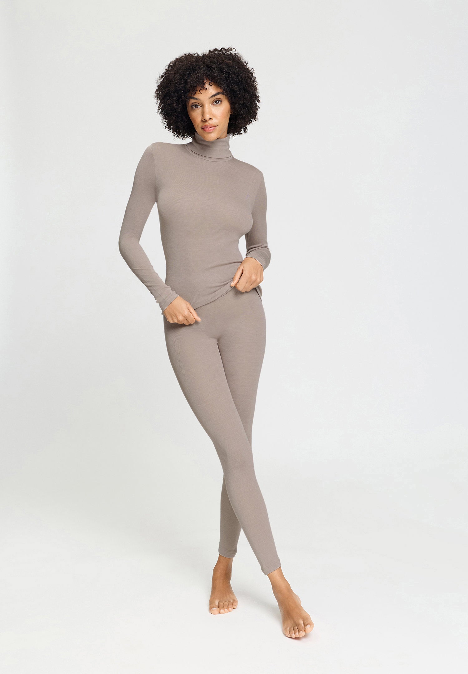 hanro-woolen-silk-leggings-rose-grey-wolle-seide-nahtlos image 5